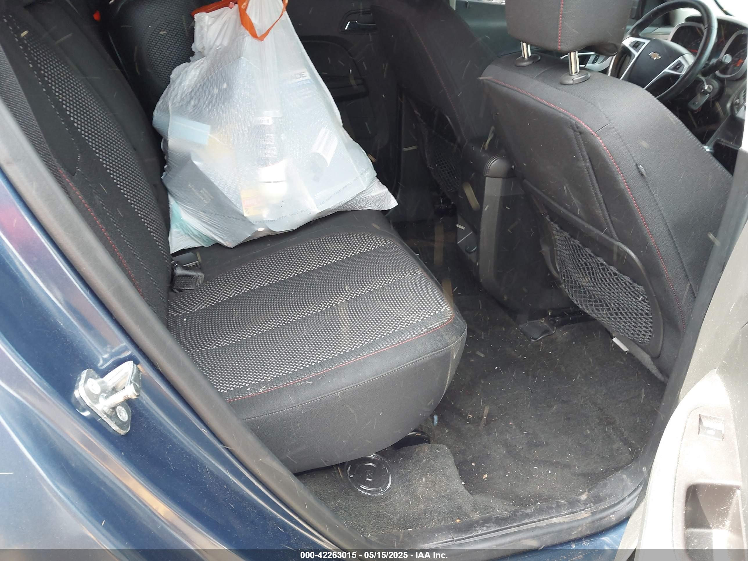 CHEVROLET EQUINOX image 8