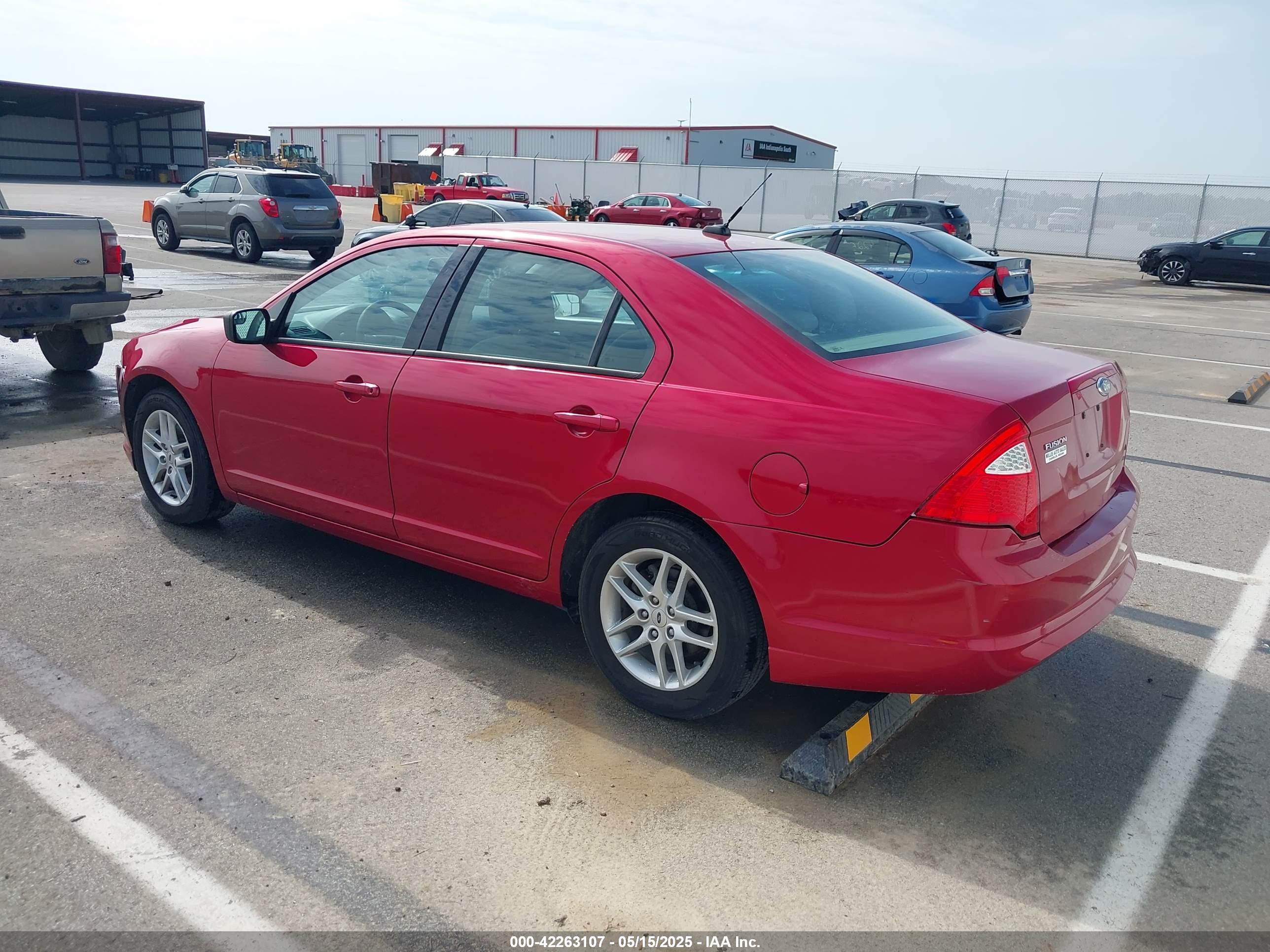FORD FUSION image 3