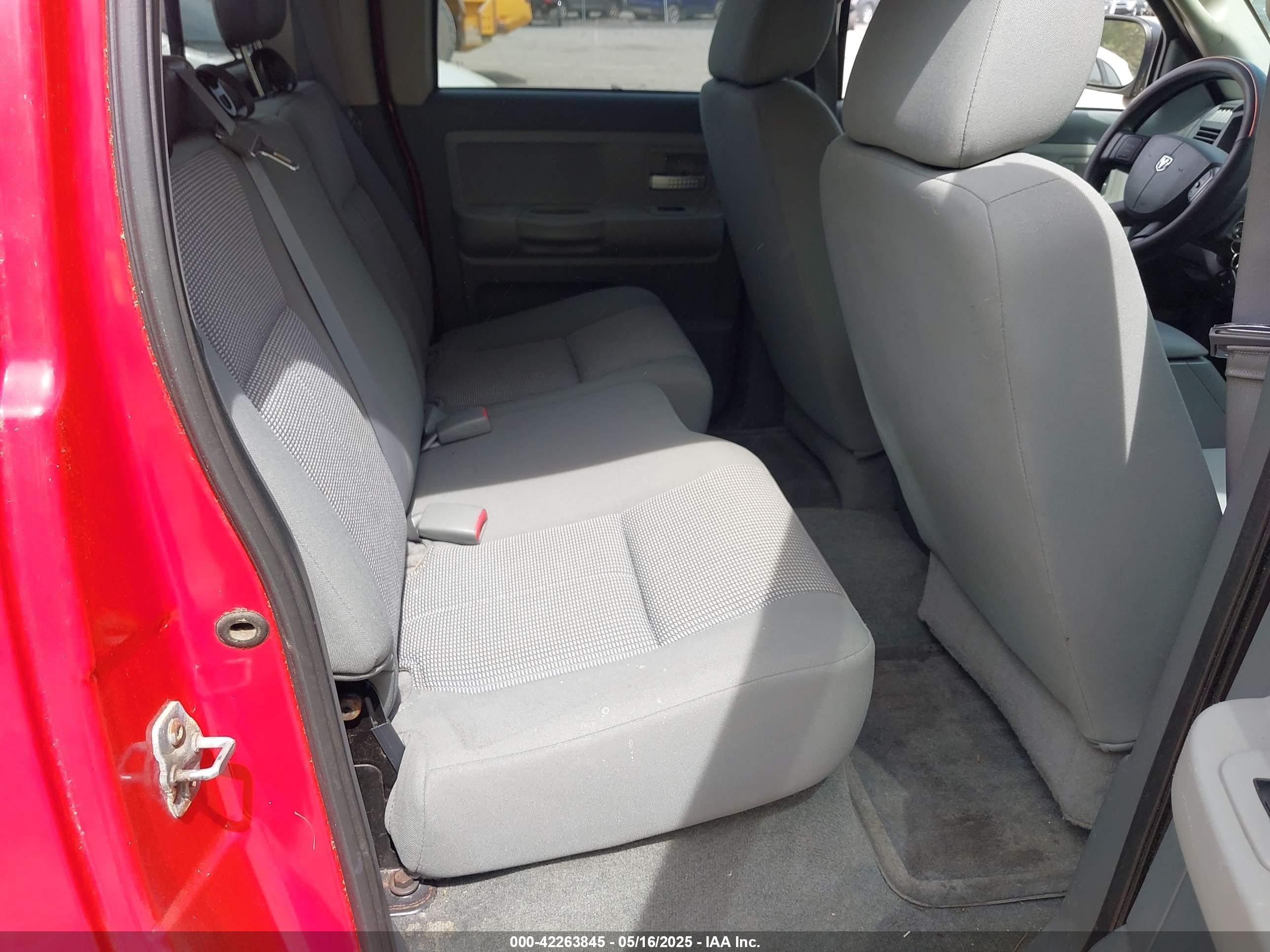 DODGE DAKOTA image 8