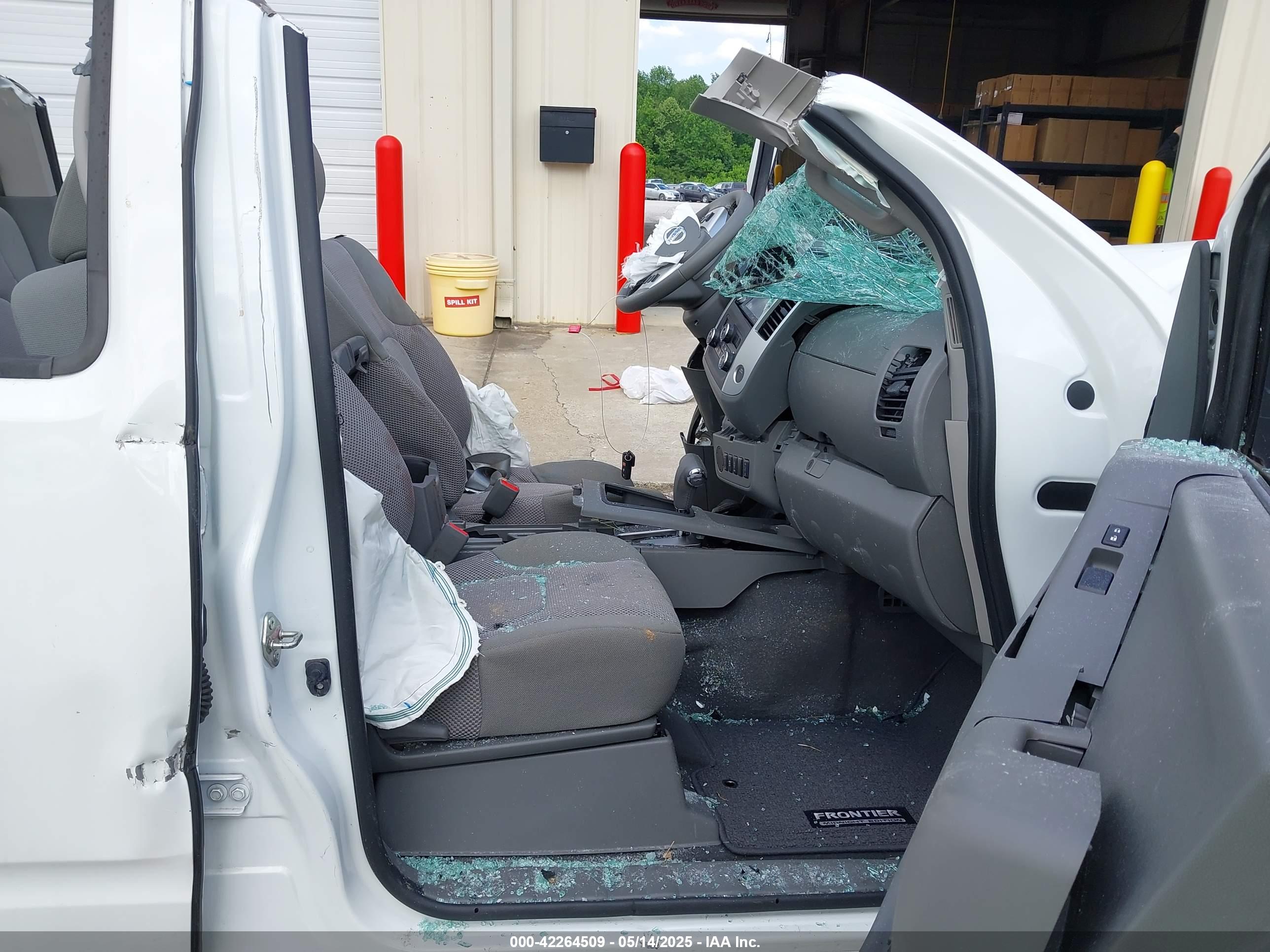 NISSAN FRONTIER image 5