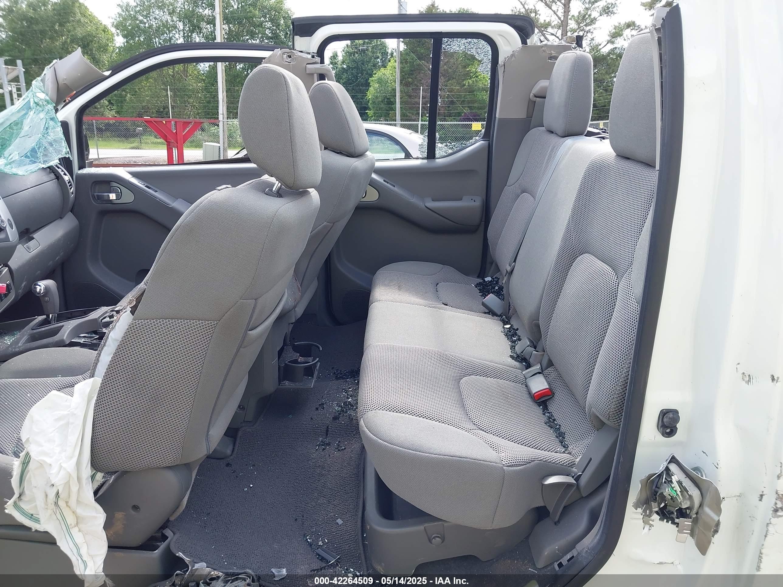 NISSAN FRONTIER image 8