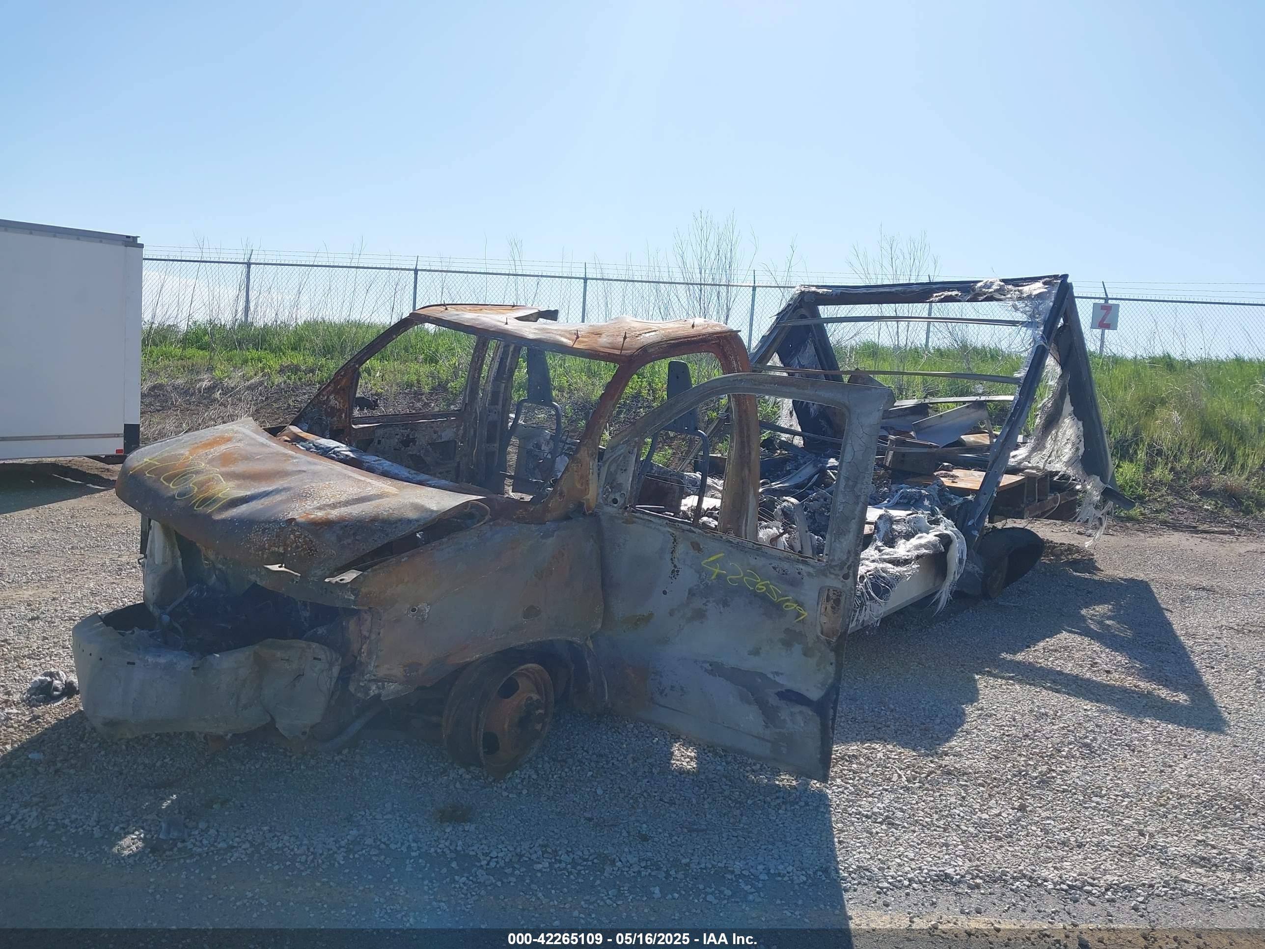 GMC SAVANA image 2