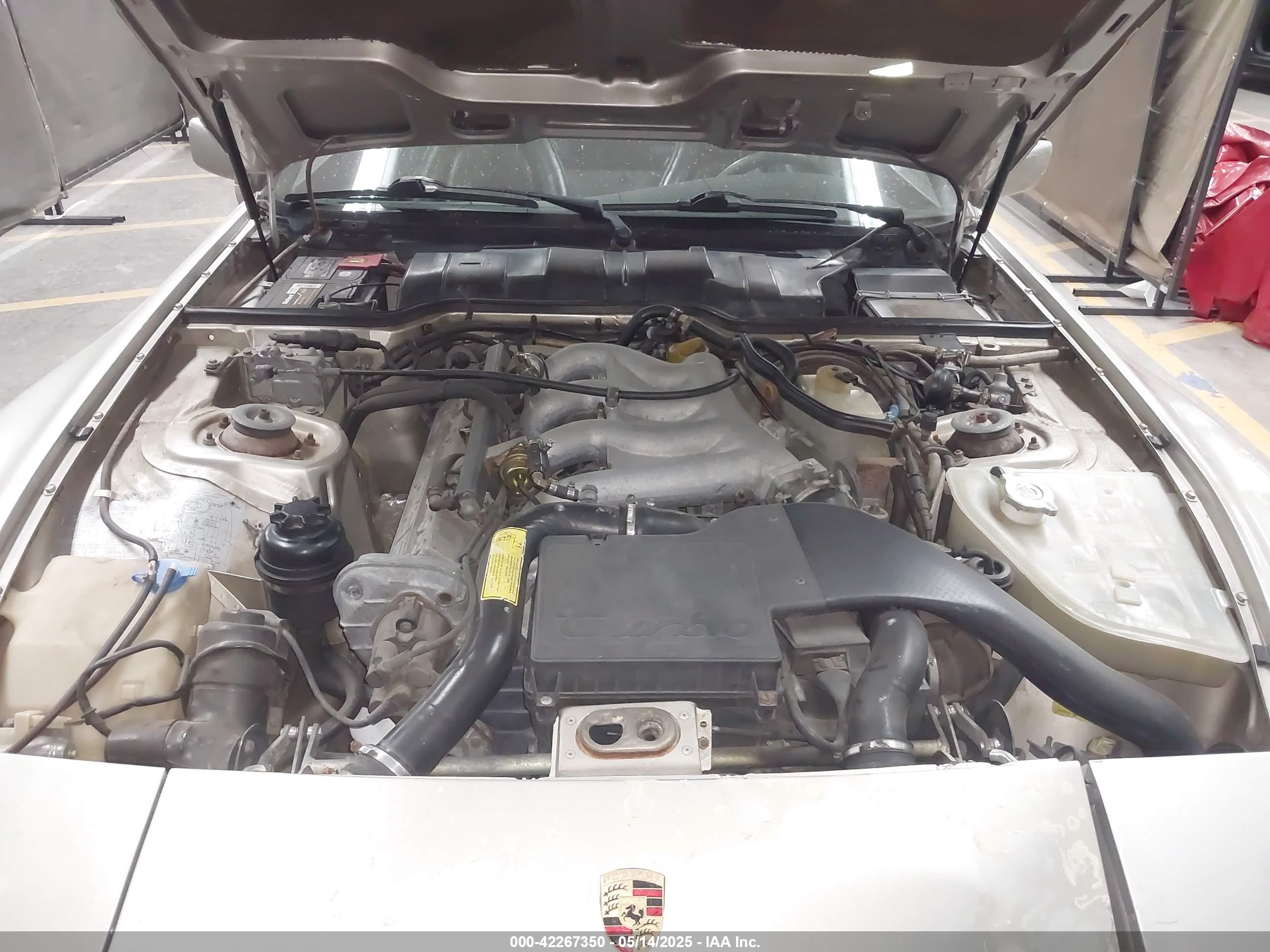 PORSCHE 944 image 10