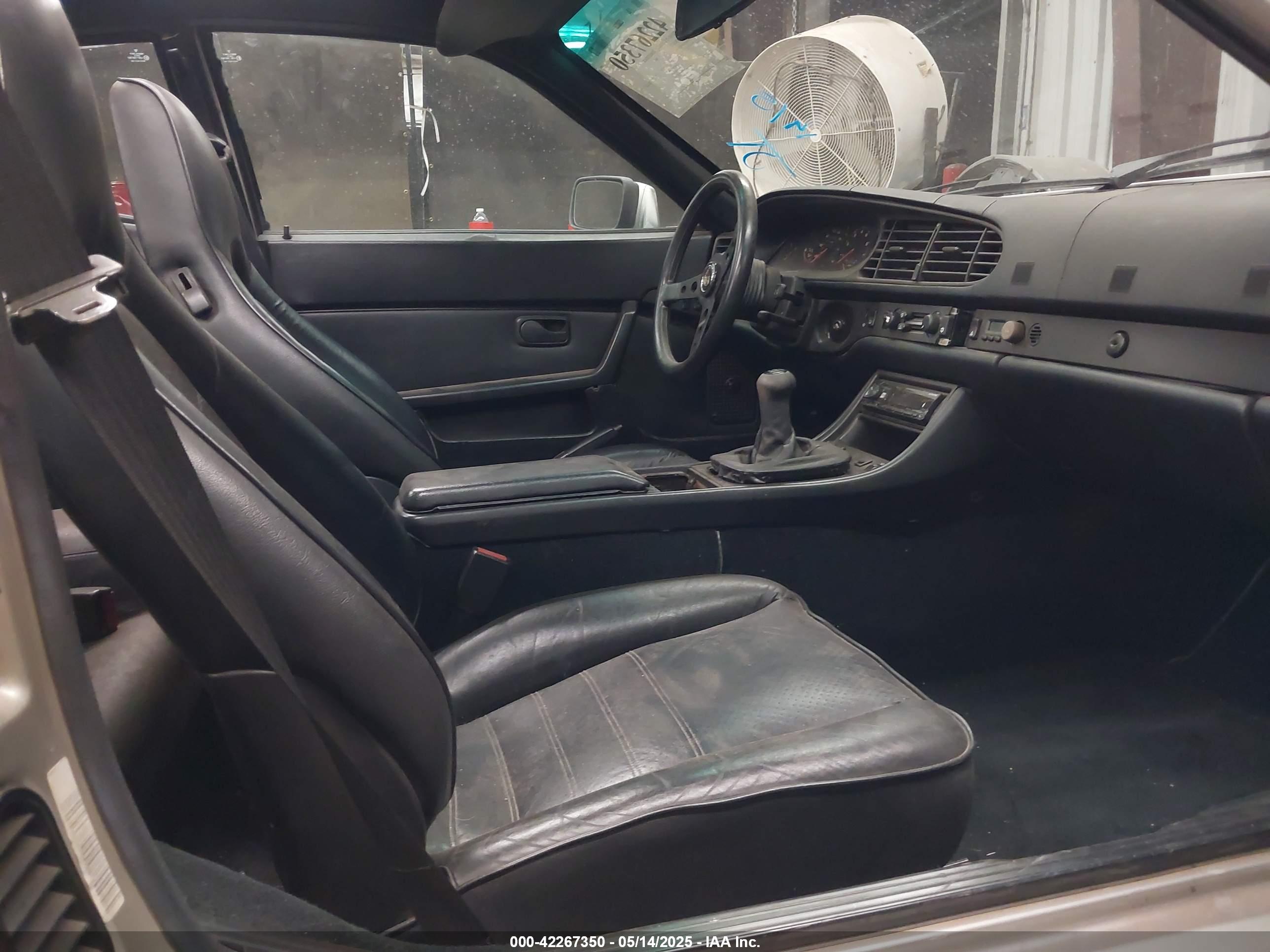 PORSCHE 944 image 5