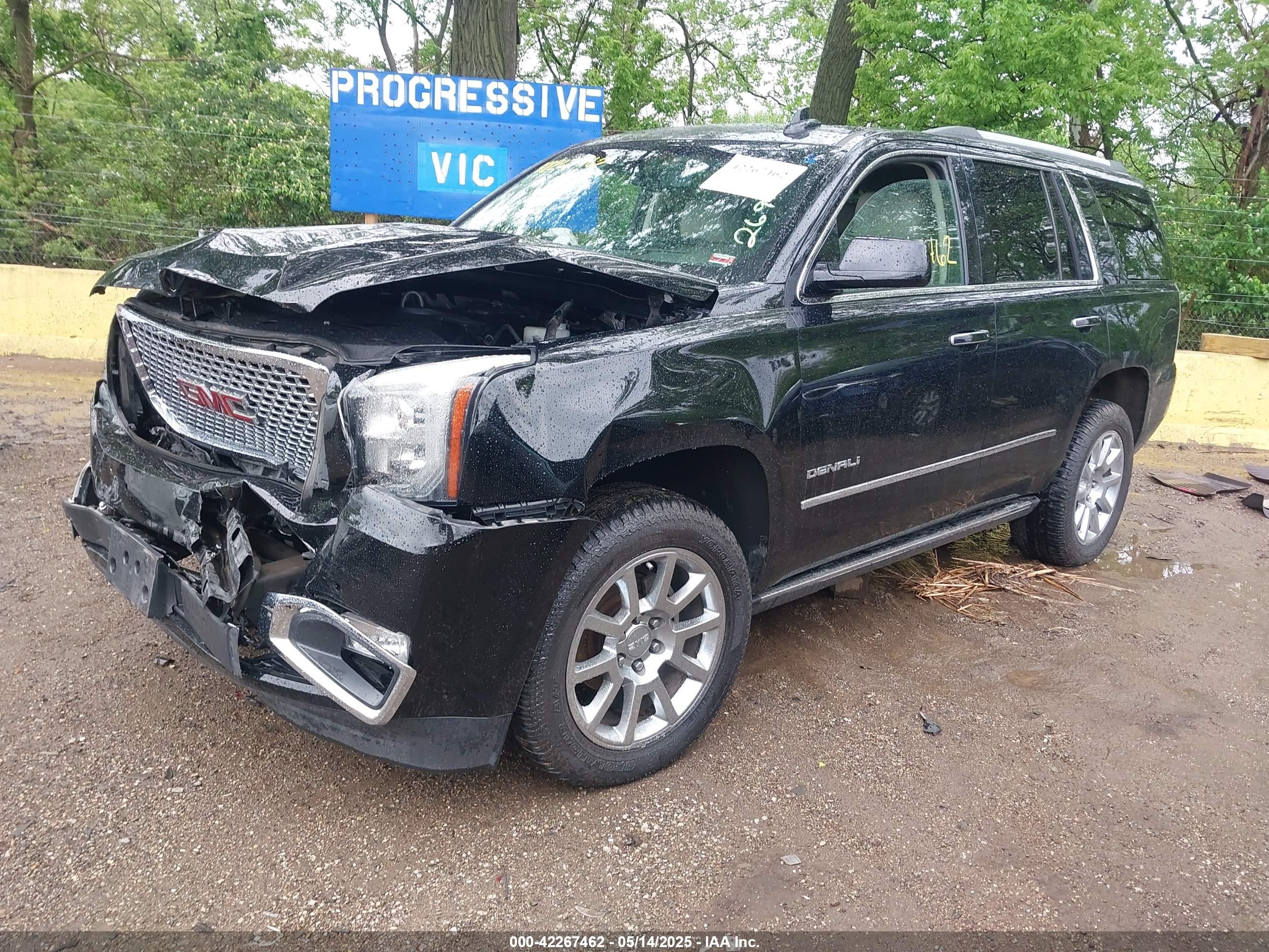 GMC YUKON image 2