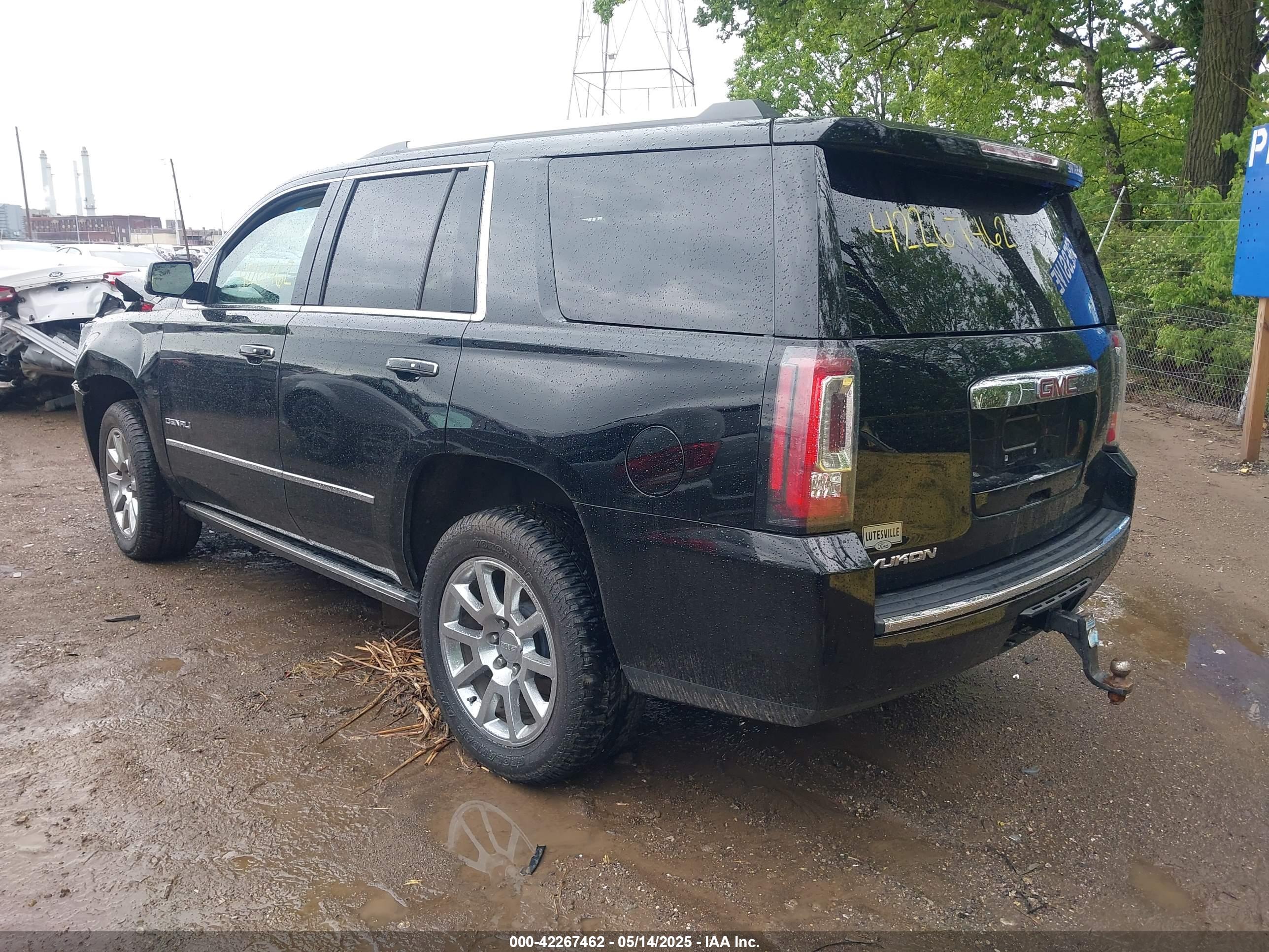 GMC YUKON image 3