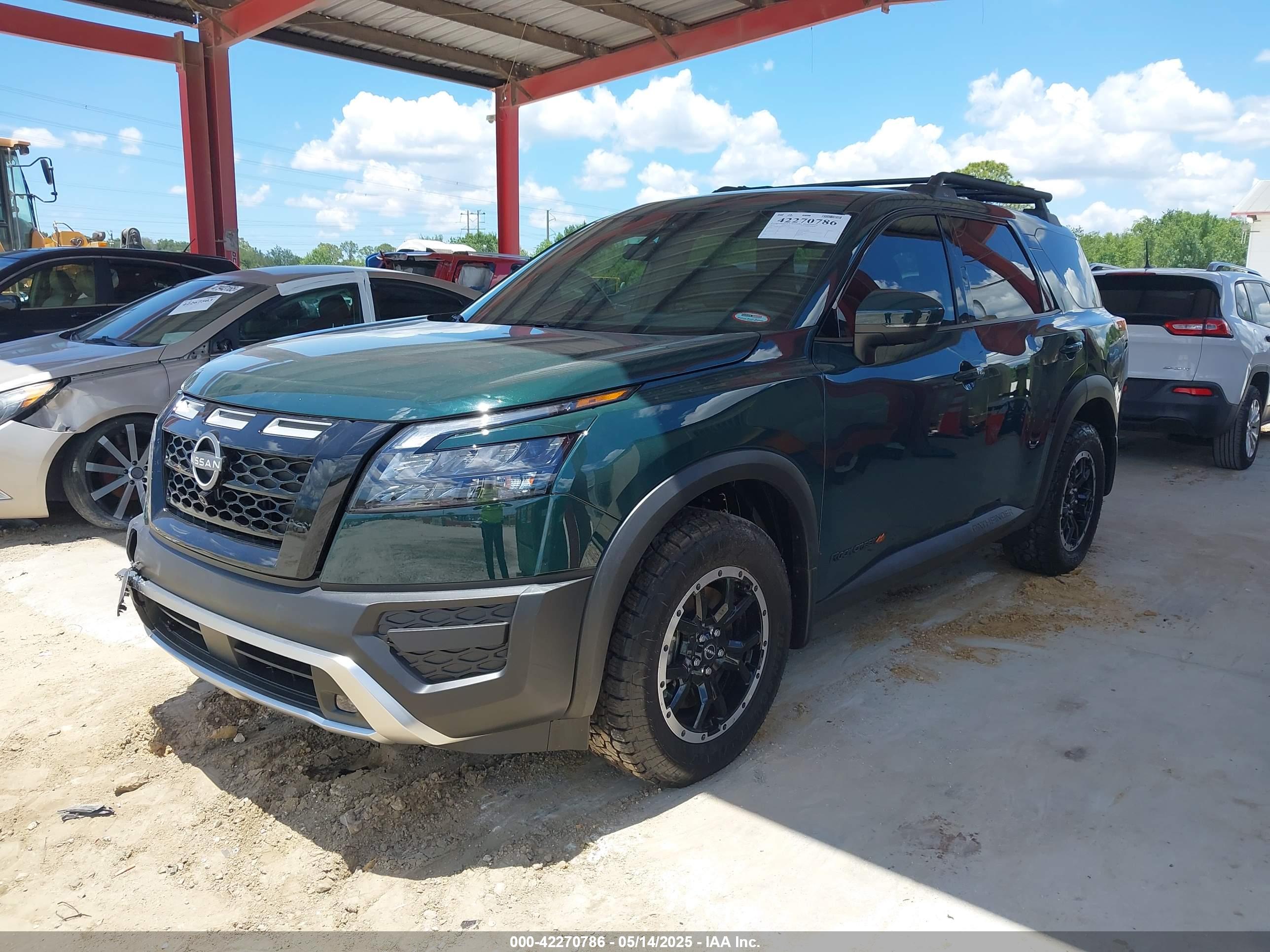 NISSAN PATHFINDER image 2
