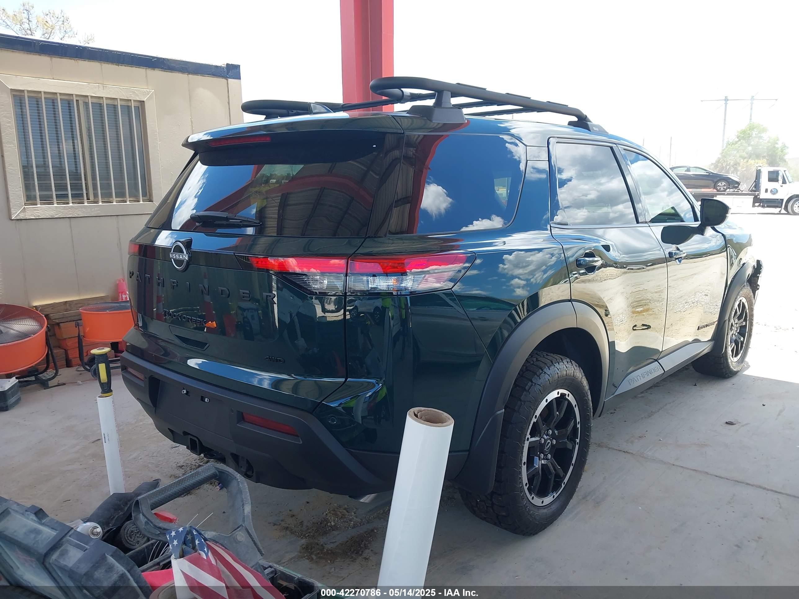 NISSAN PATHFINDER image 4