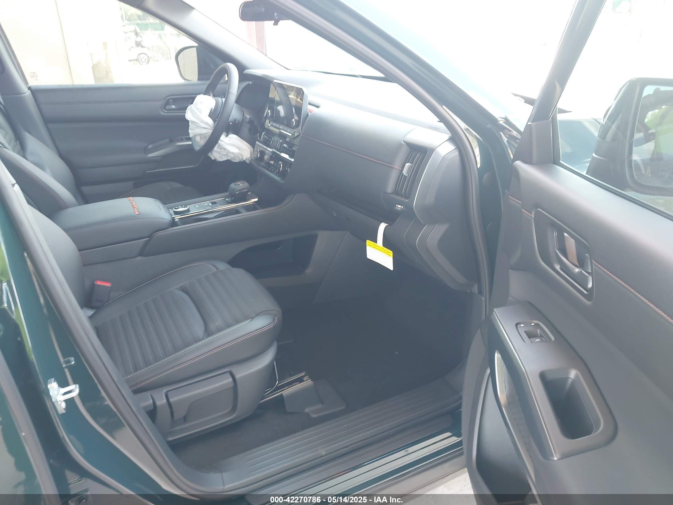 NISSAN PATHFINDER image 5