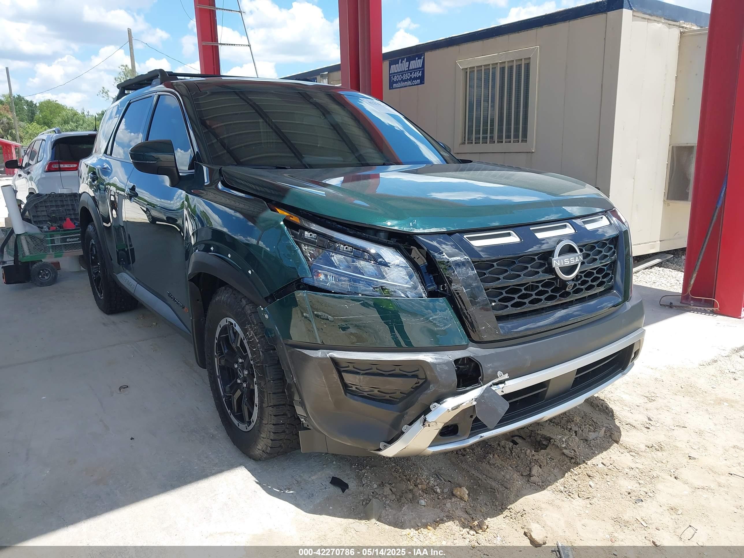 NISSAN PATHFINDER image 6