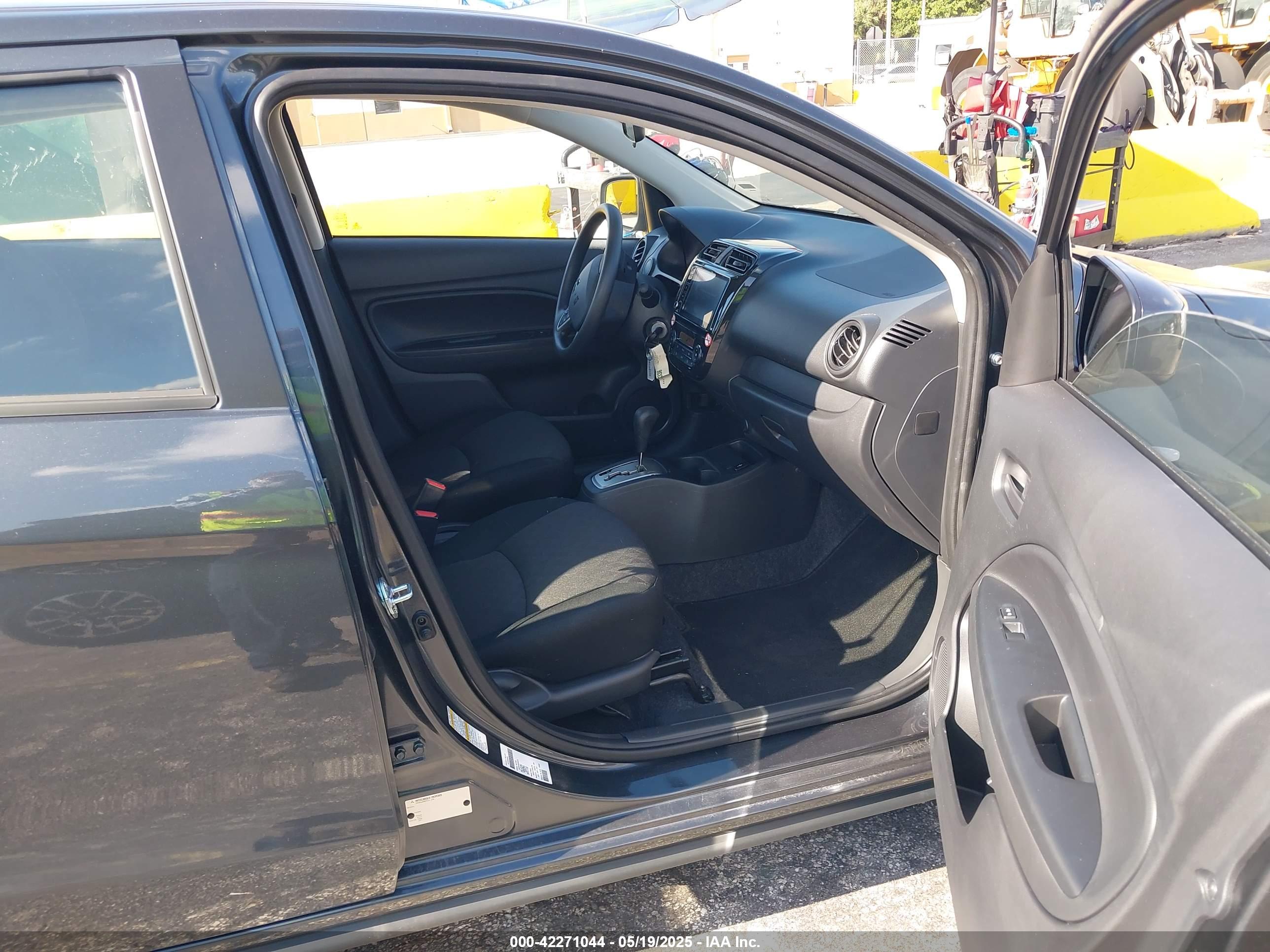 MITSUBISHI MIRAGE image 5