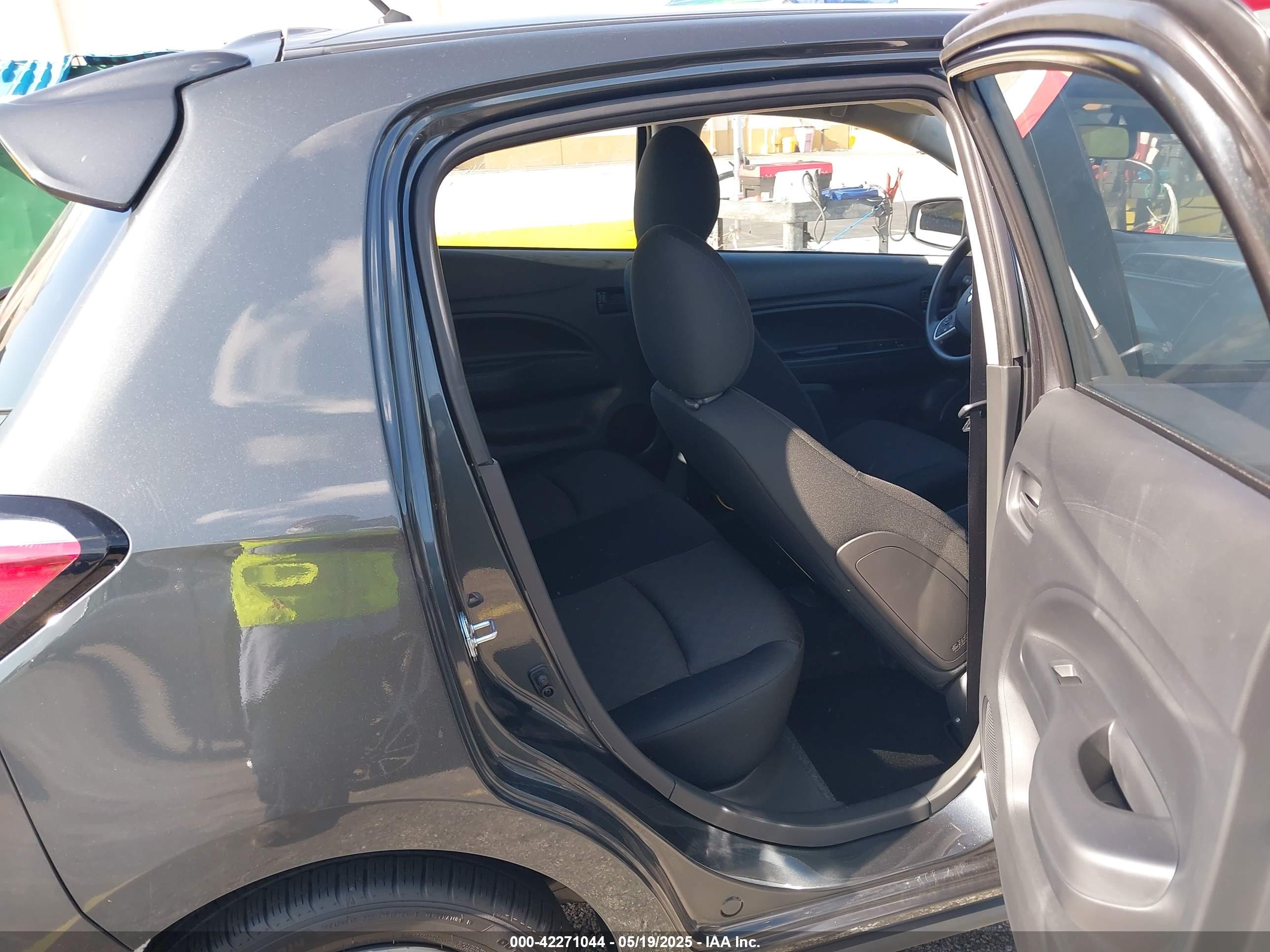 MITSUBISHI MIRAGE image 8