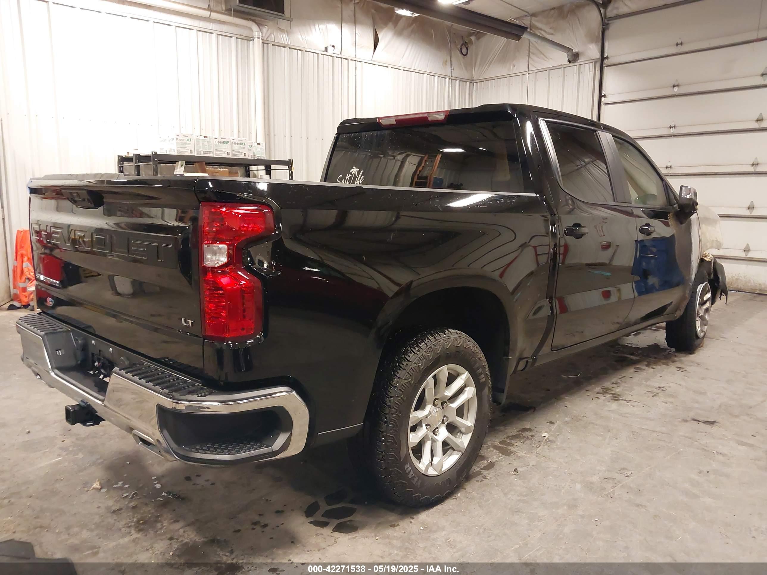 CHEVROLET SILVERADO image 4