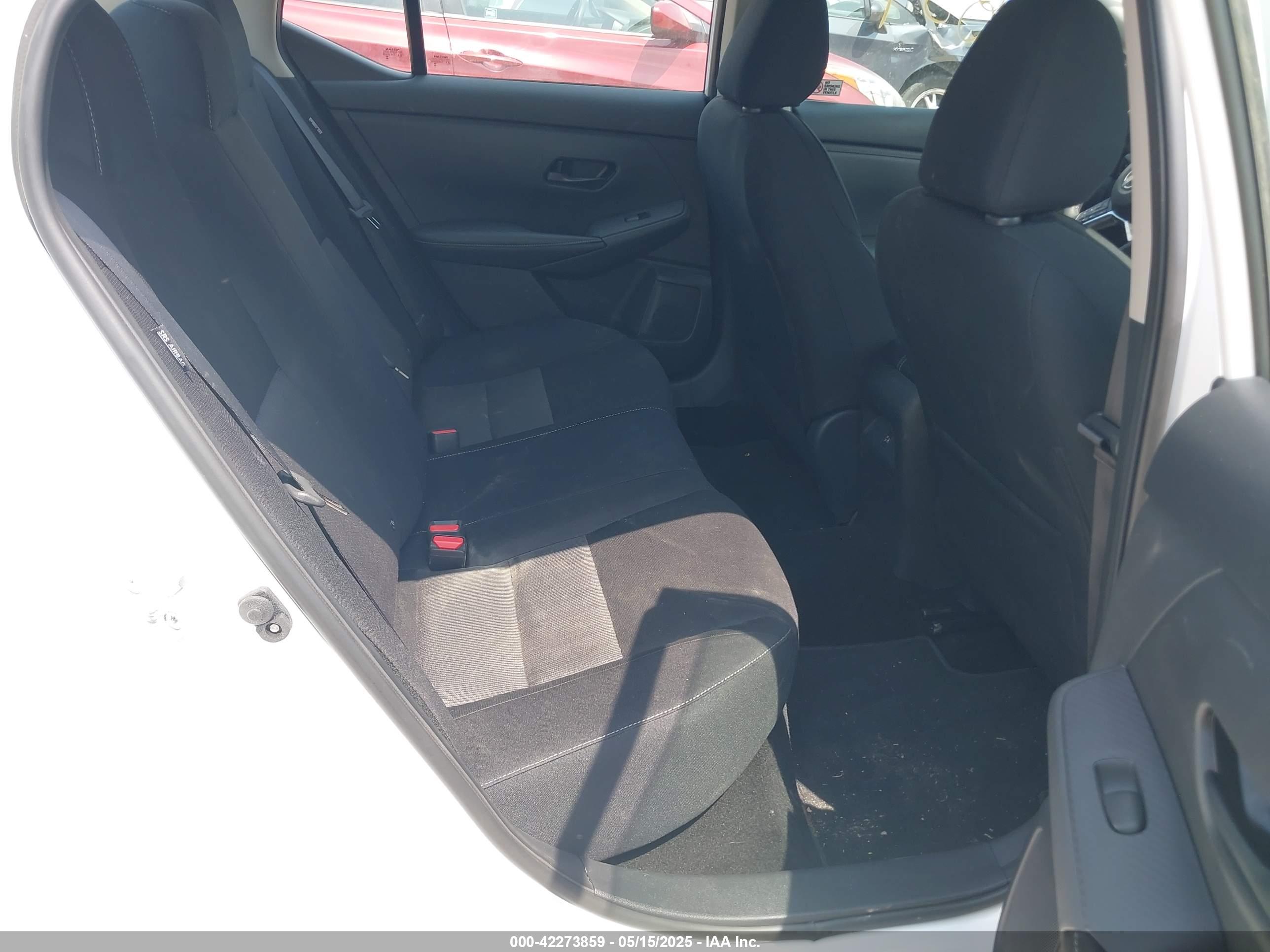 NISSAN SENTRA image 8