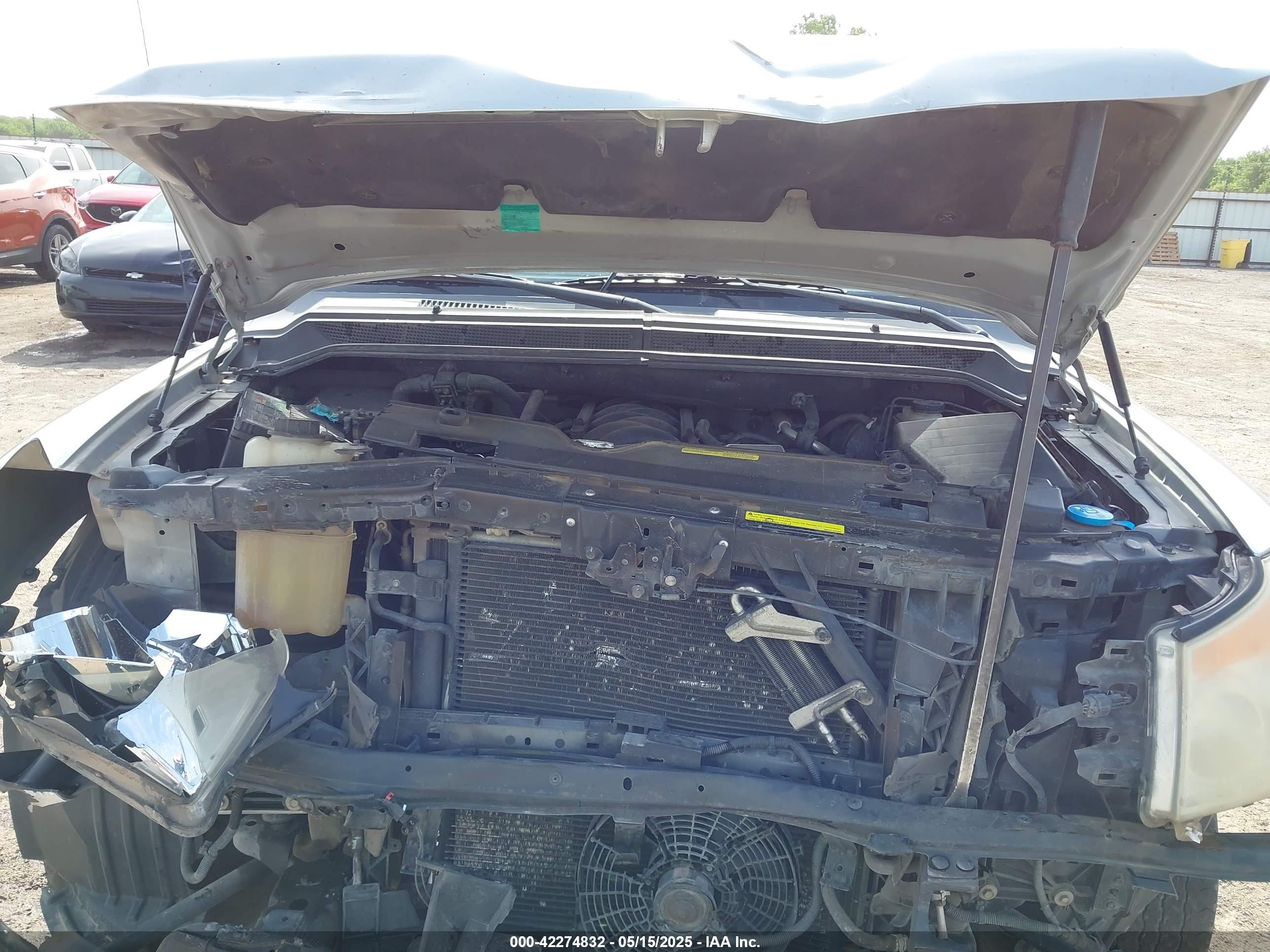 NISSAN TITAN image 10
