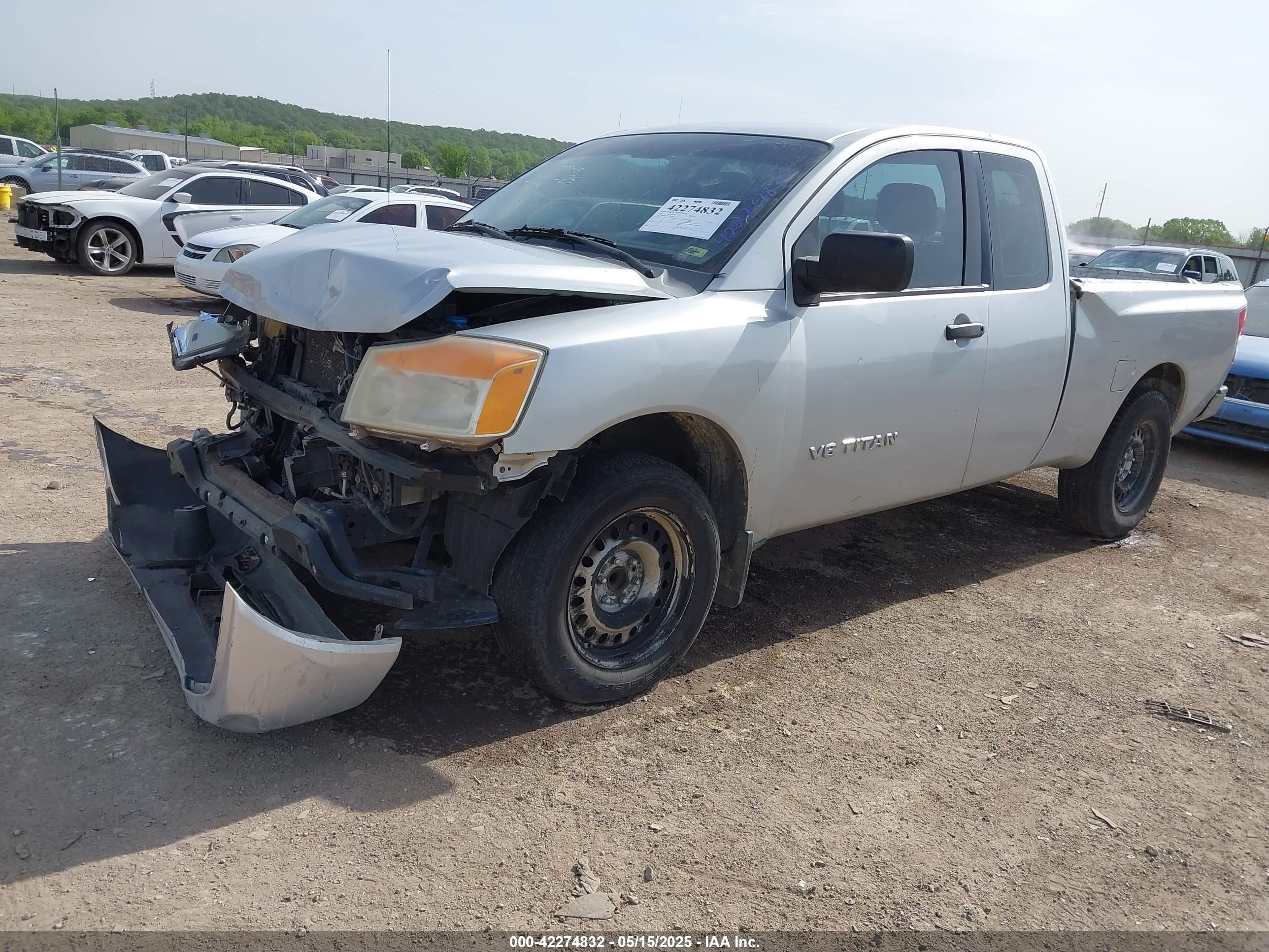 NISSAN TITAN image 2