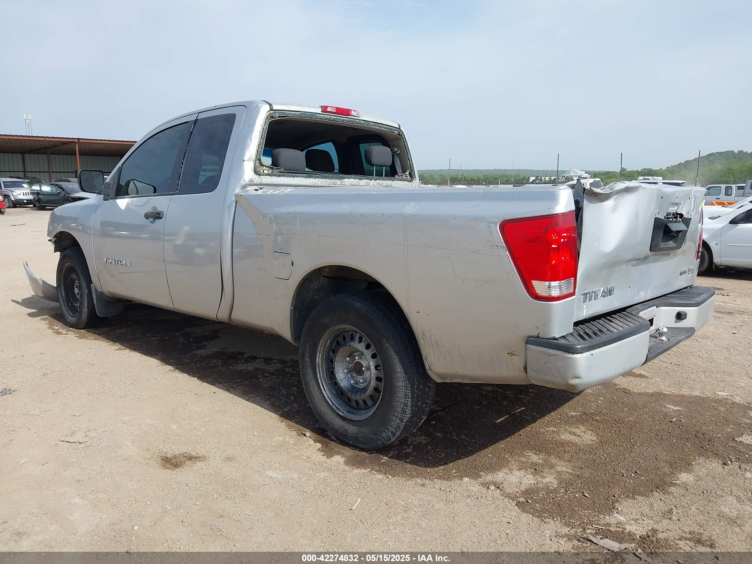 NISSAN TITAN image 3