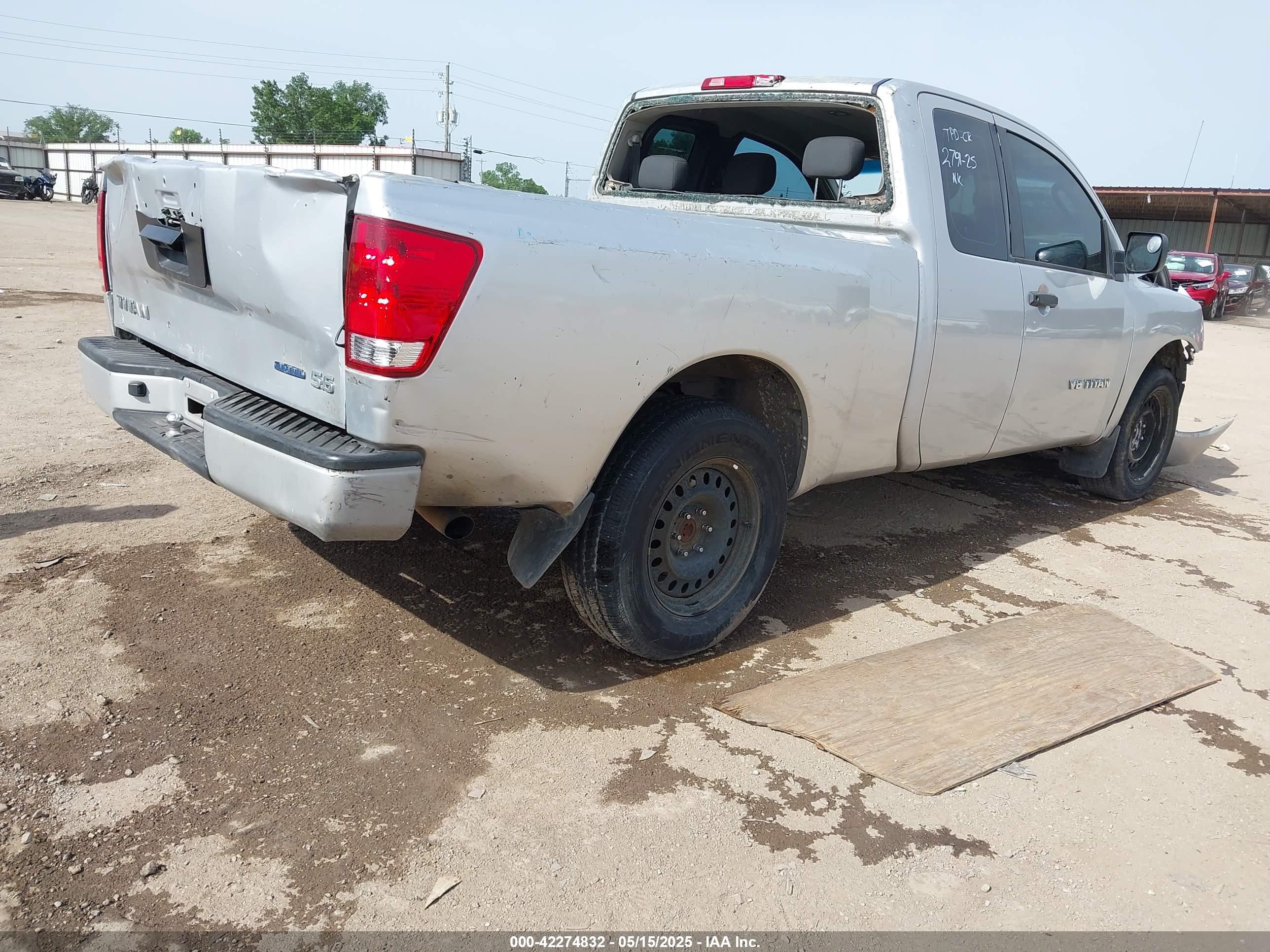 NISSAN TITAN image 4
