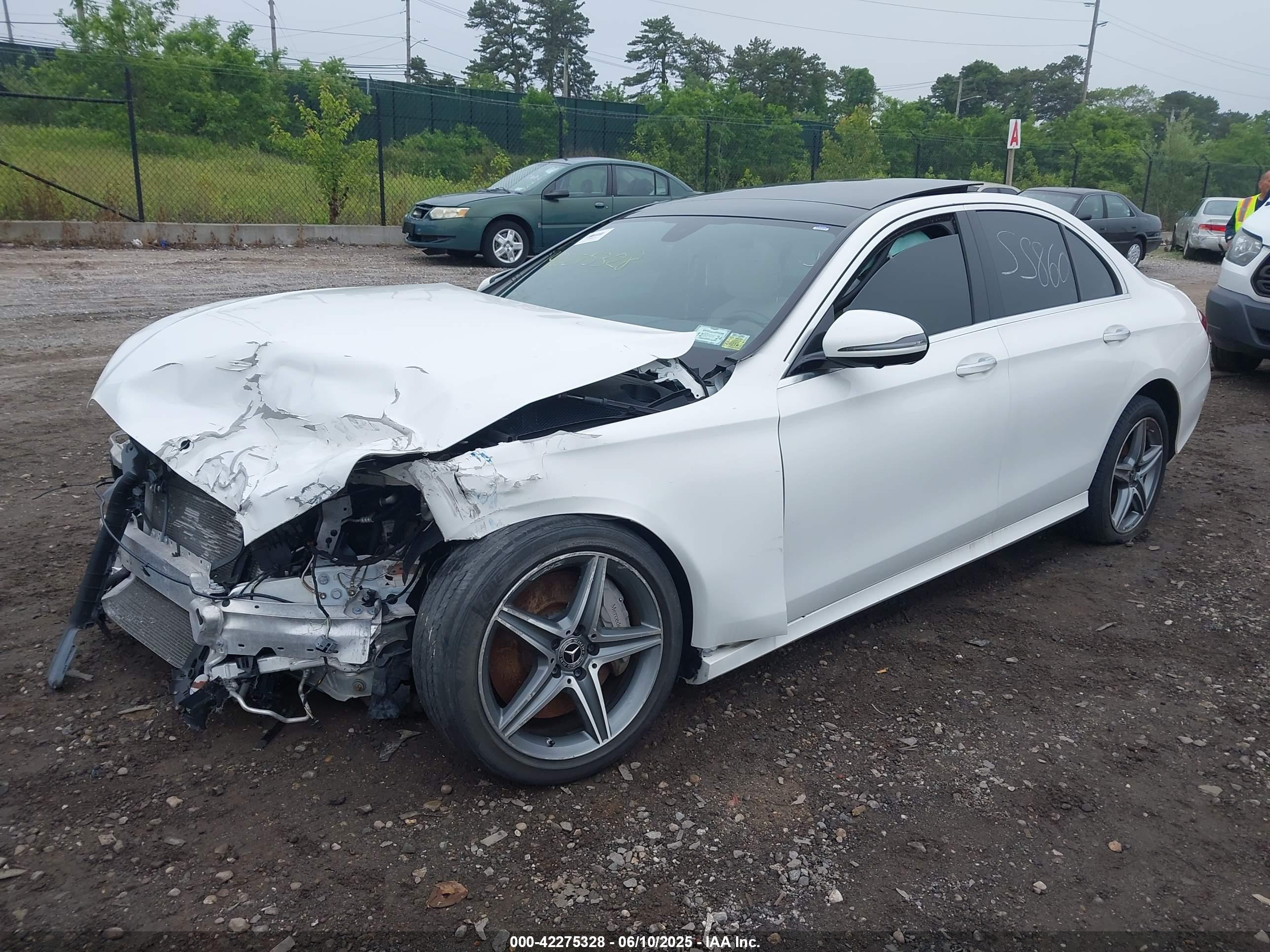 MERCEDES-BENZ E image 2