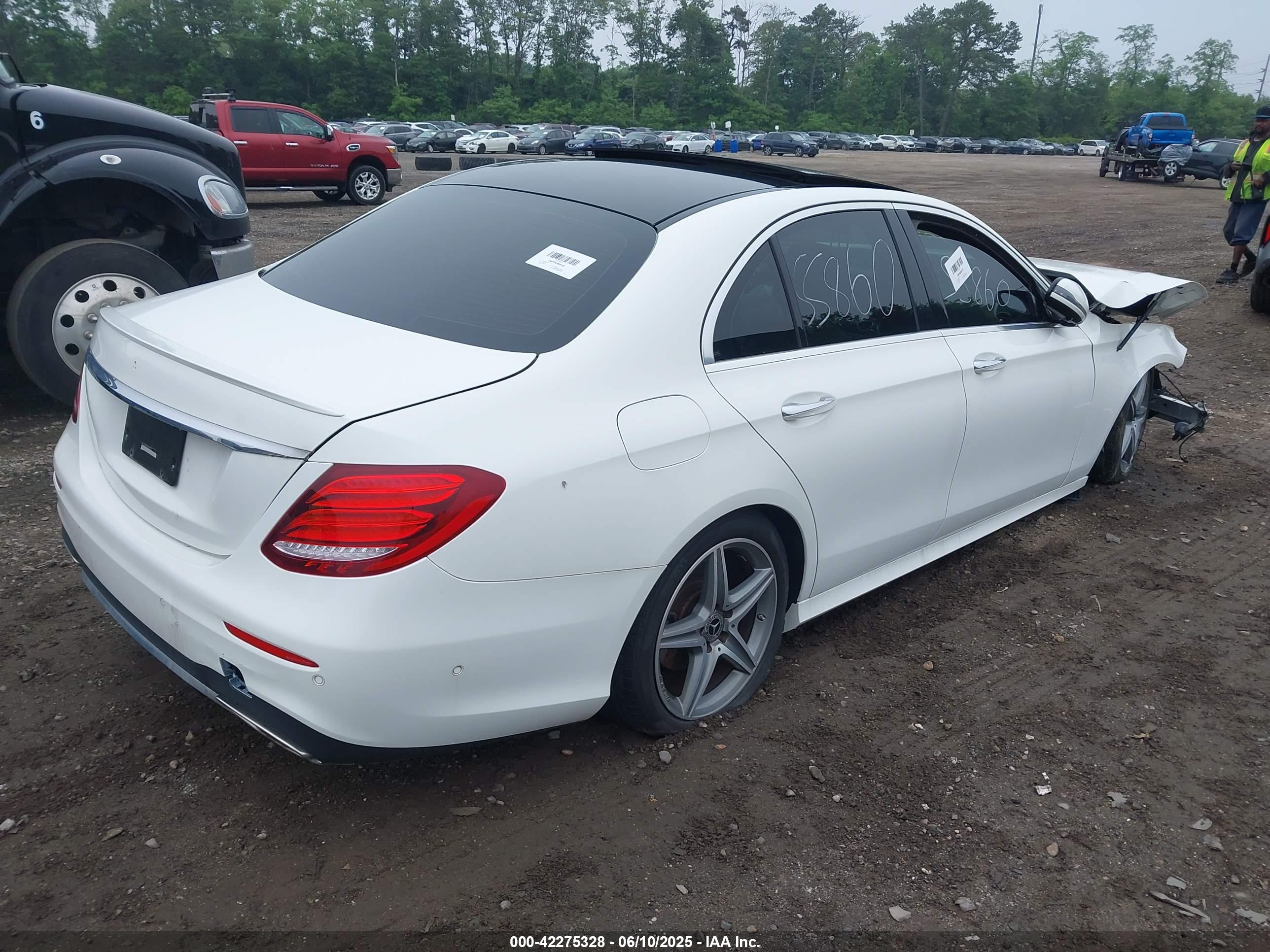 MERCEDES-BENZ E image 4