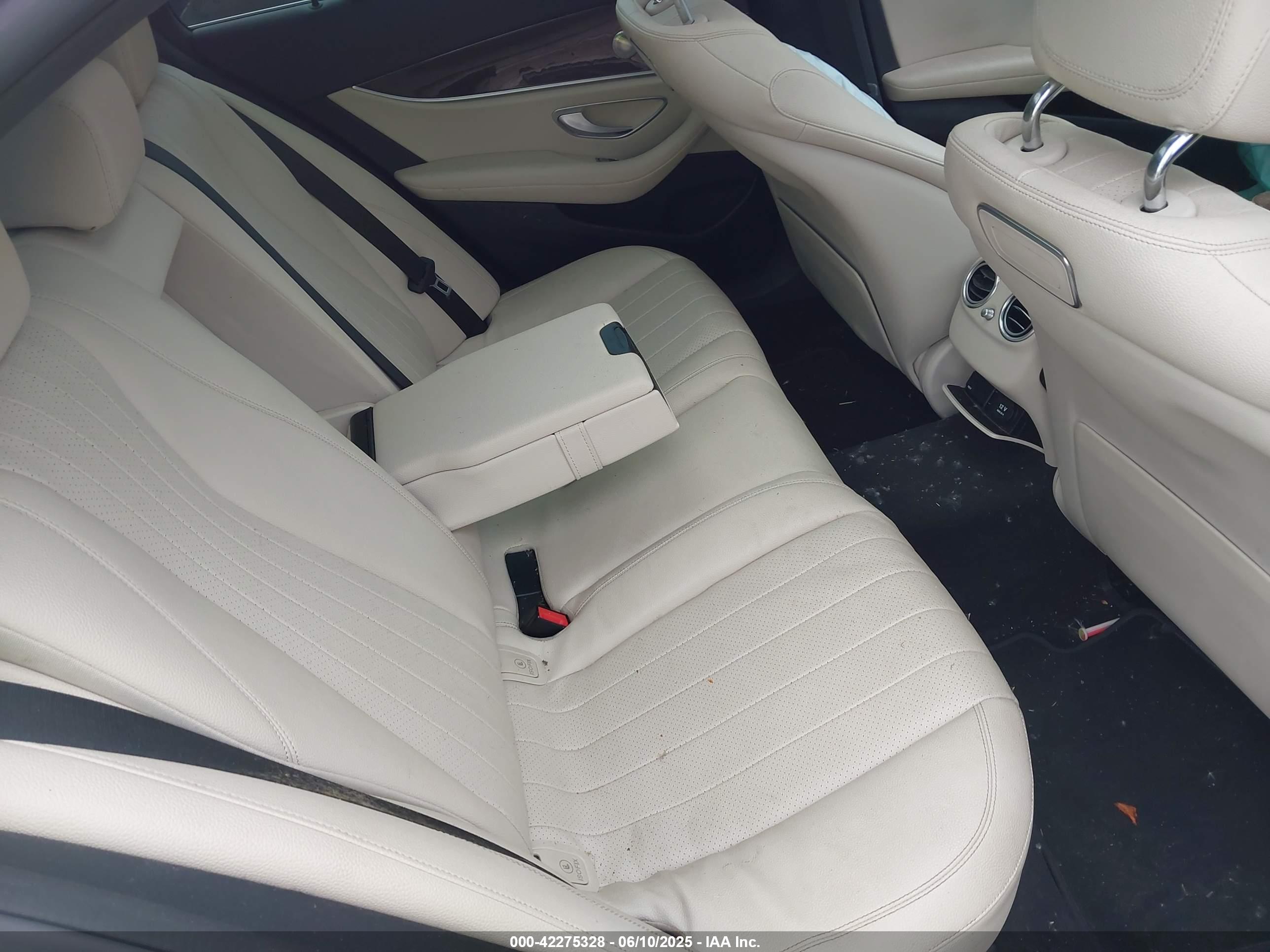 MERCEDES-BENZ E image 8