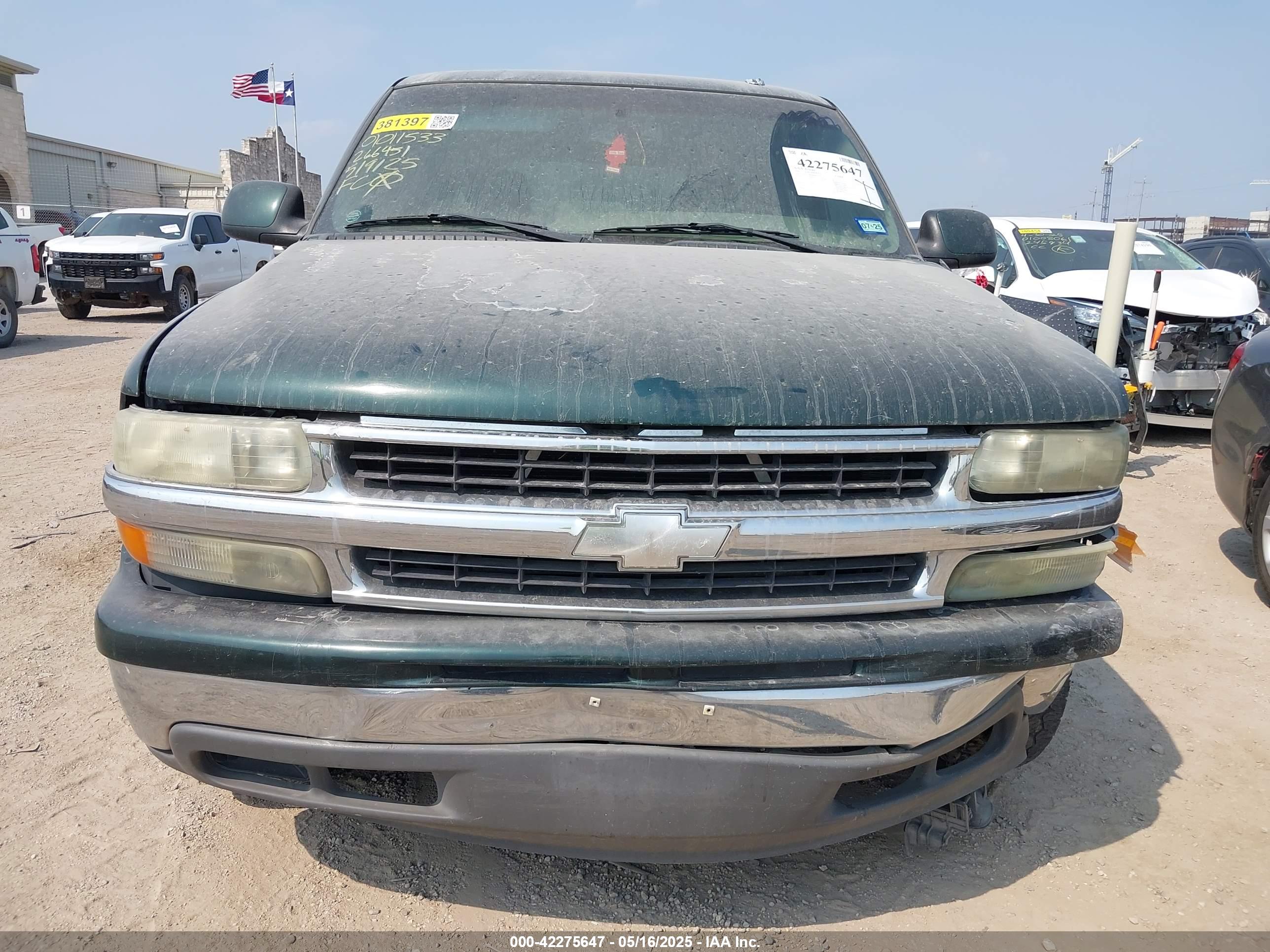 CHEVROLET TAHOE image 6