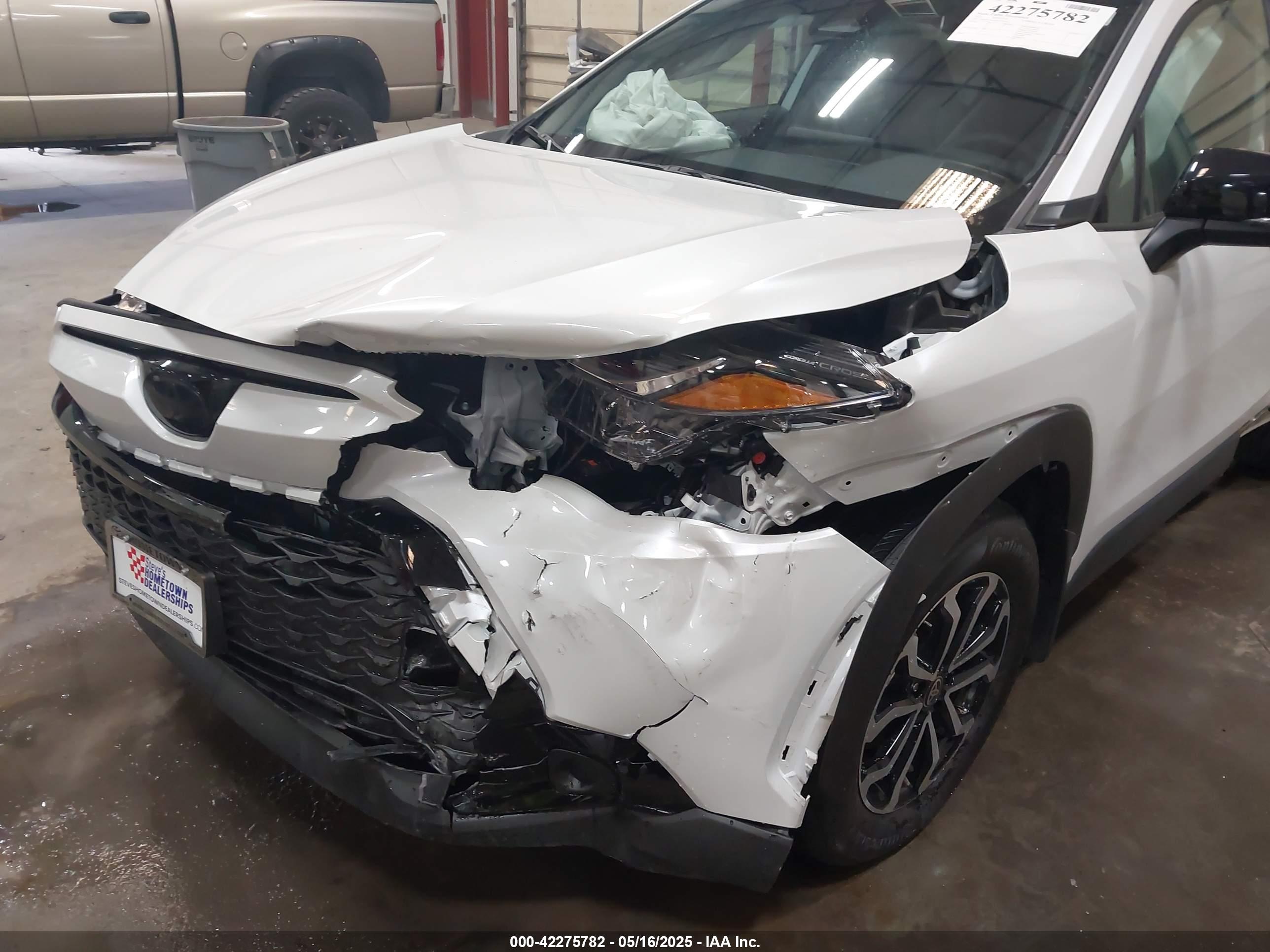 TOYOTA COROLLA image 6