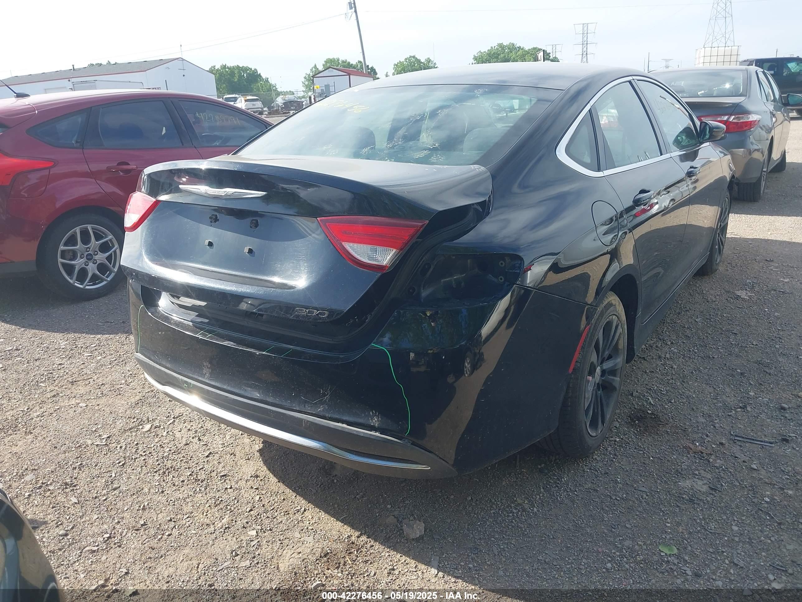 CHRYSLER 200 image 4
