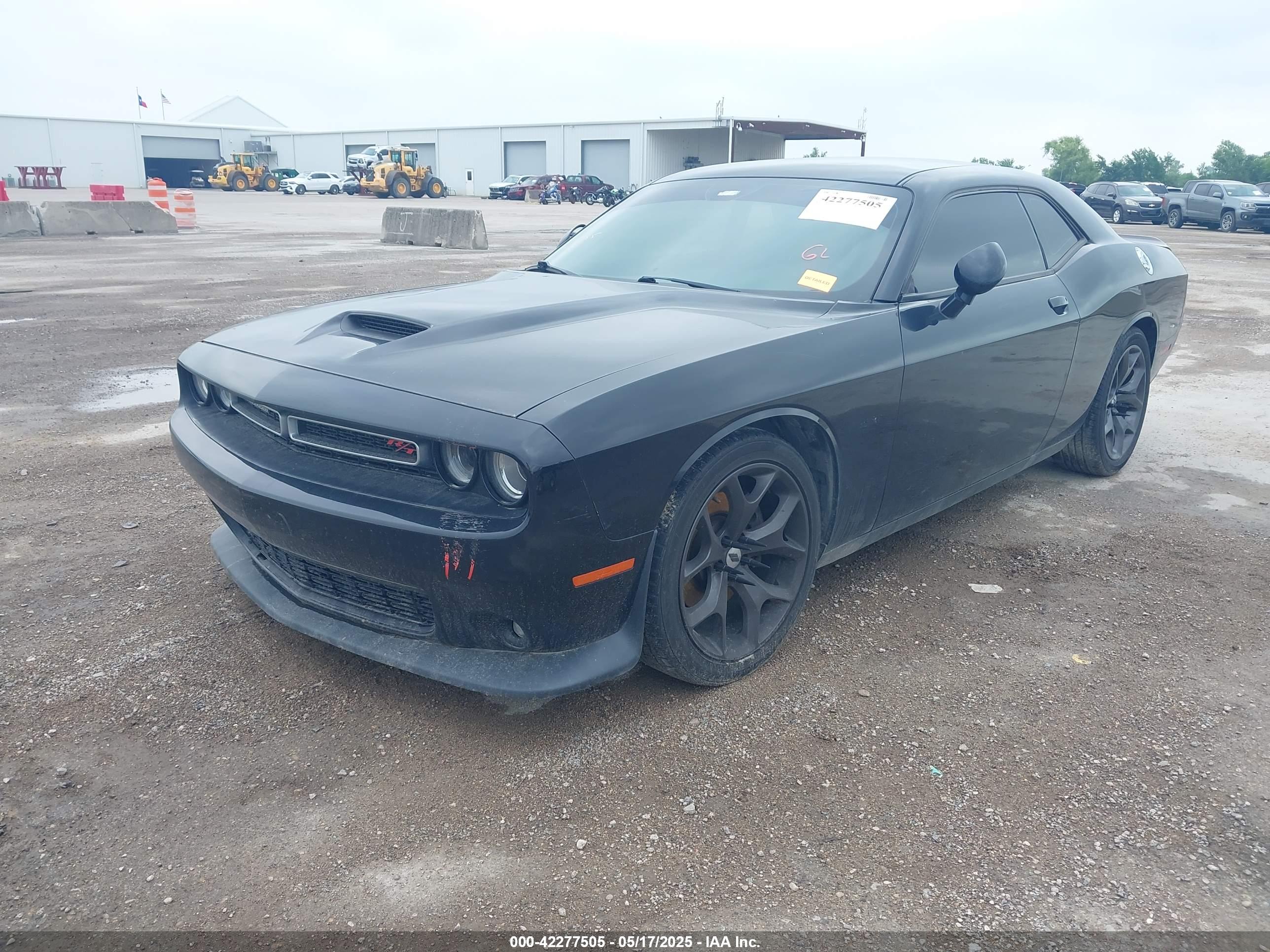 DODGE CHALLENGER image 2