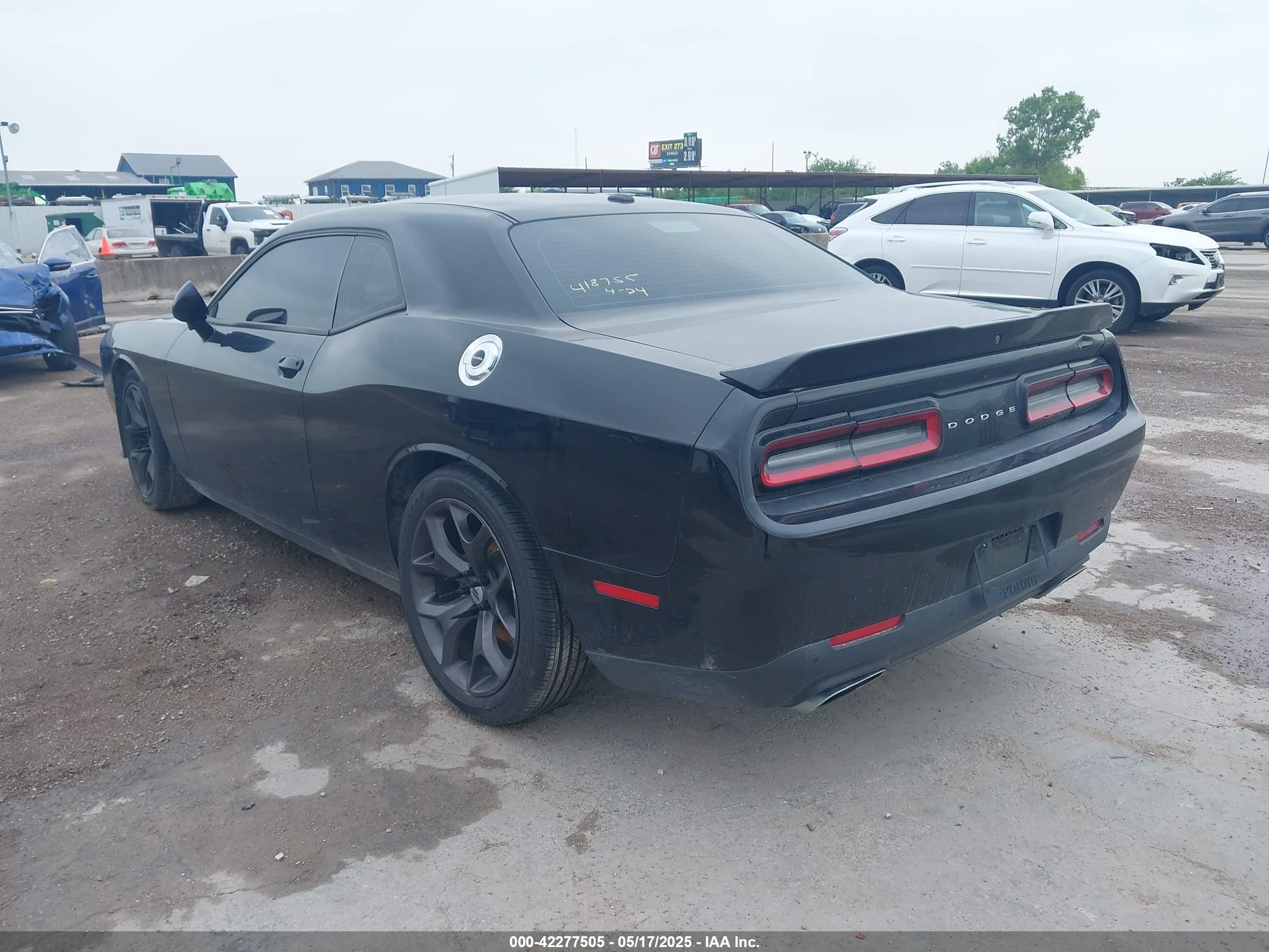 DODGE CHALLENGER image 3