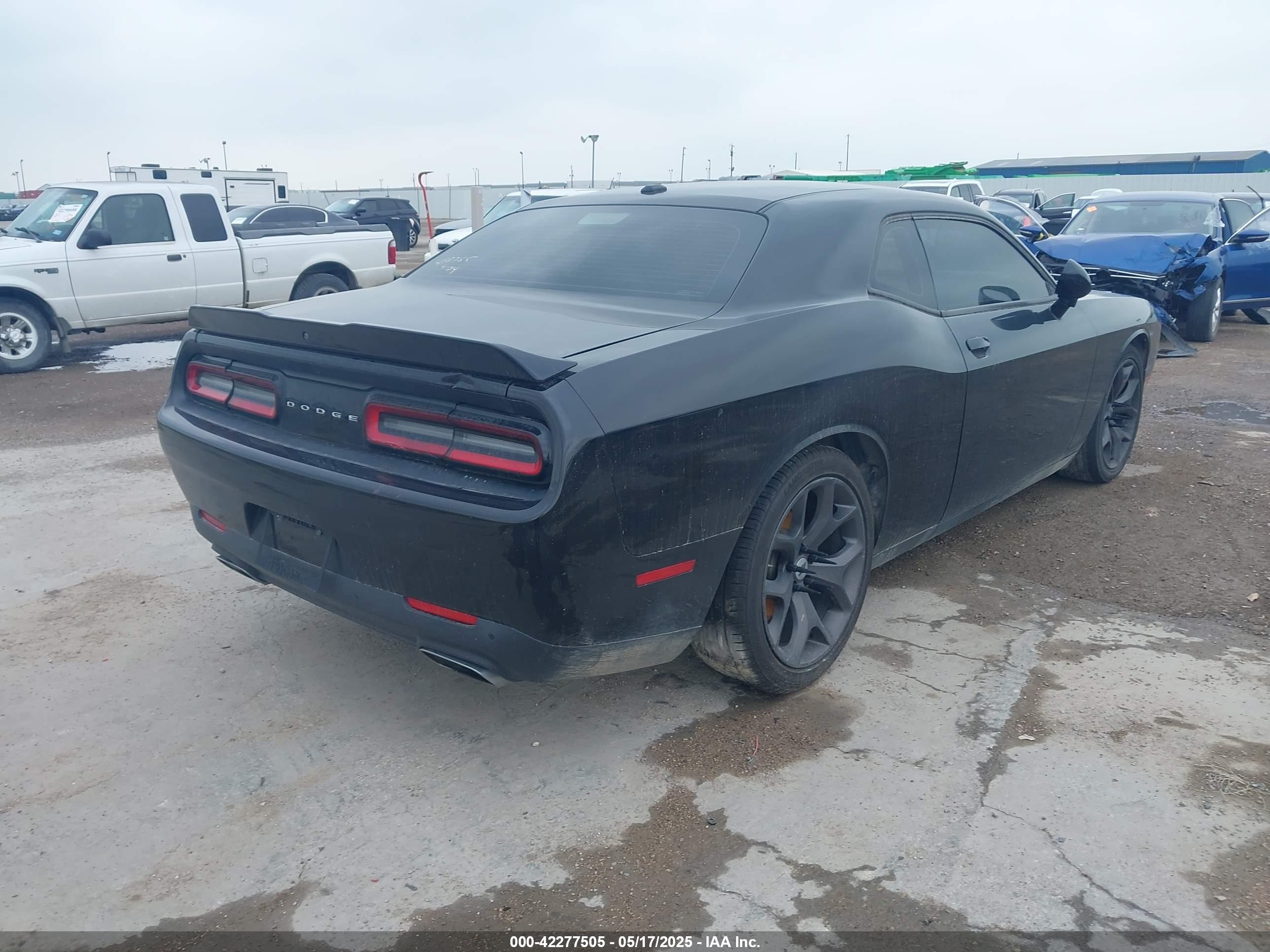 DODGE CHALLENGER image 4