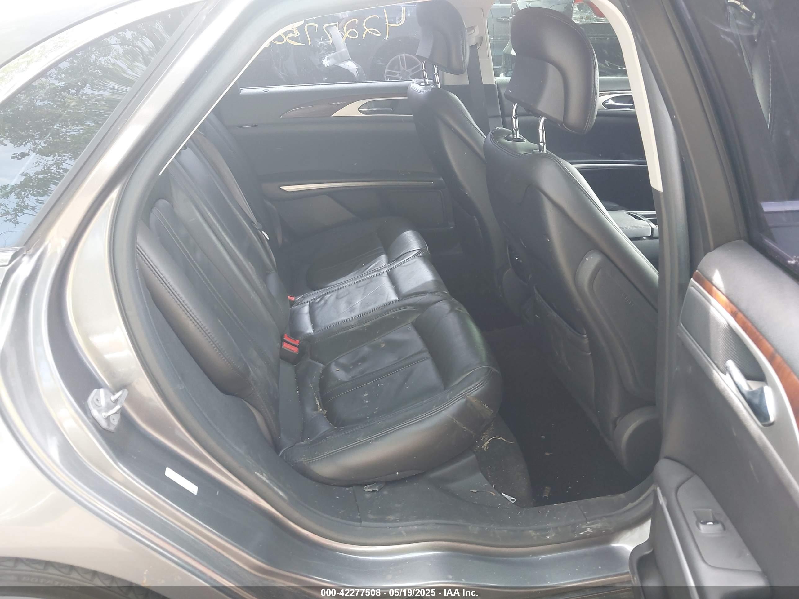 LINCOLN MKZ image 8