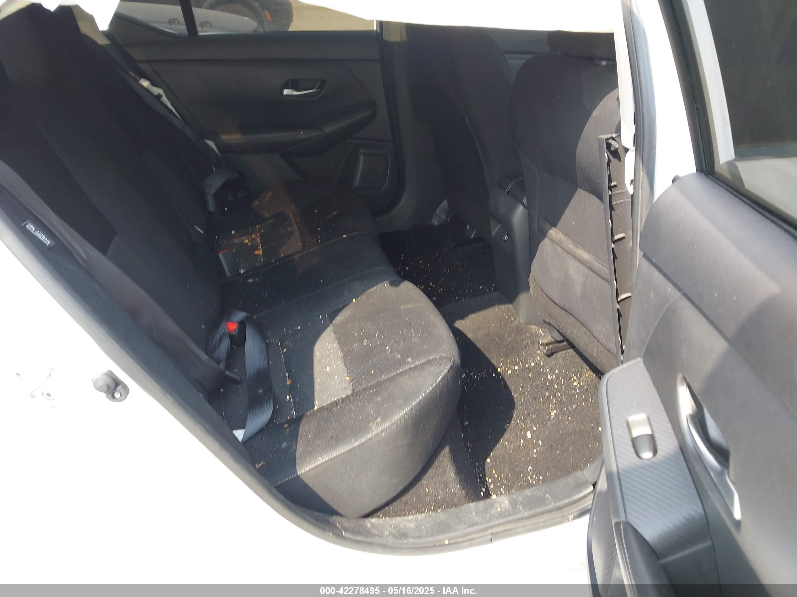 NISSAN SENTRA image 8