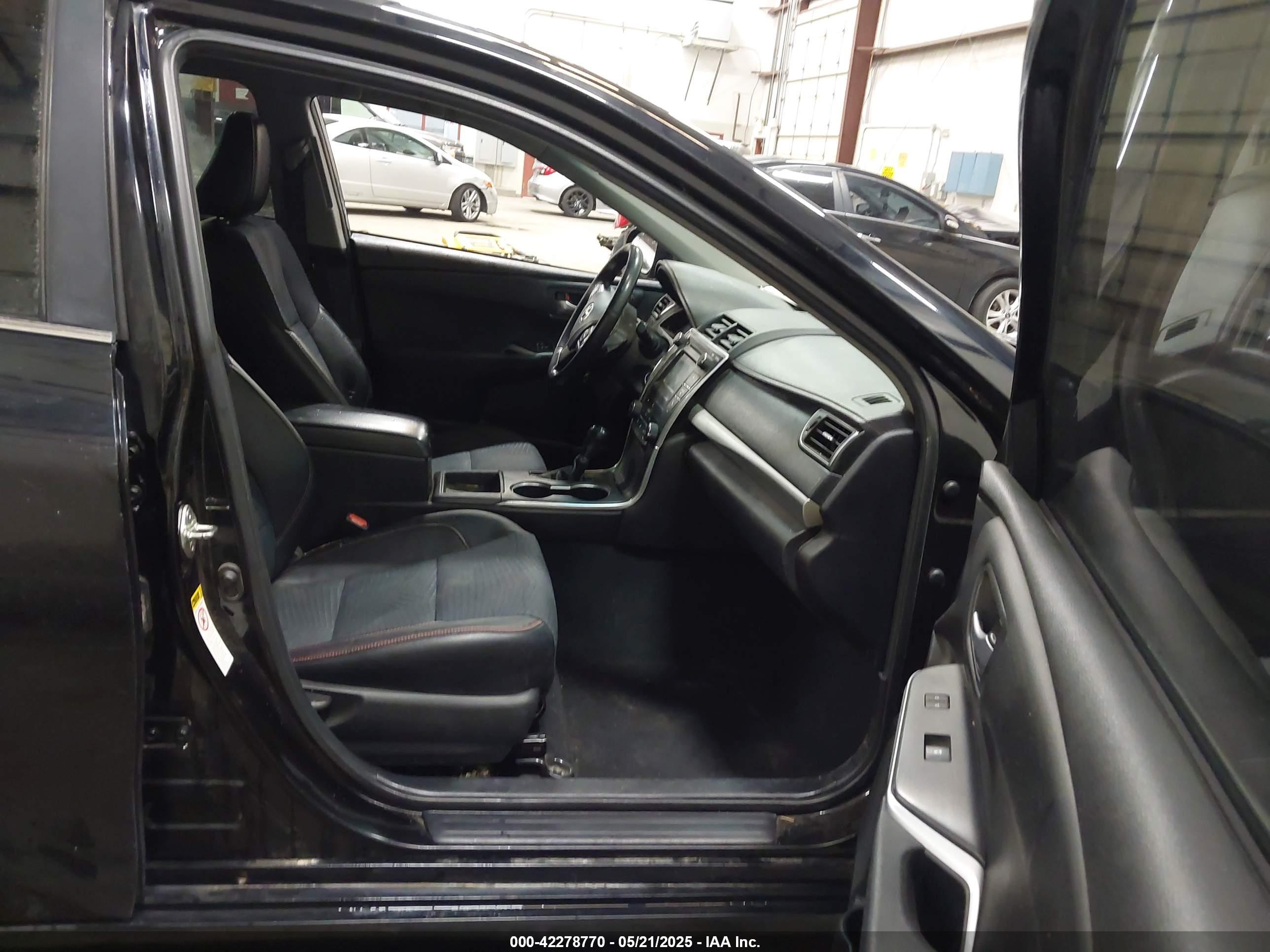 TOYOTA CAMRY image 5