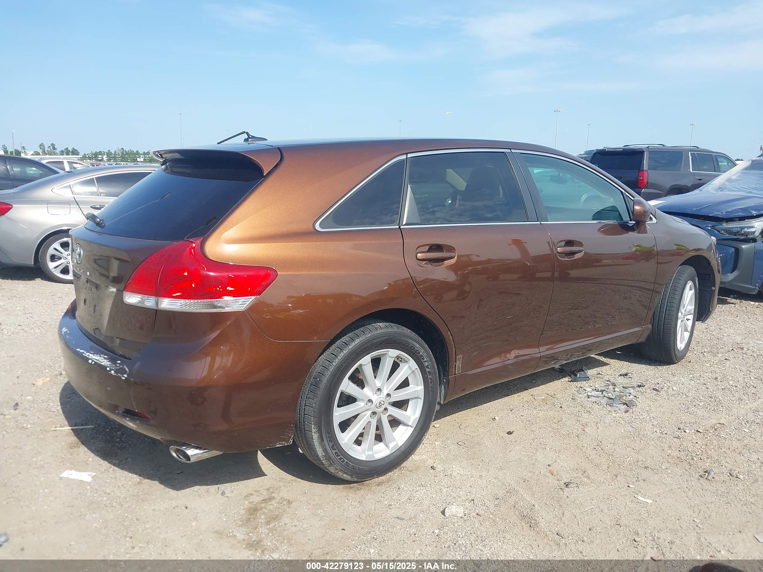 TOYOTA VENZA image 4