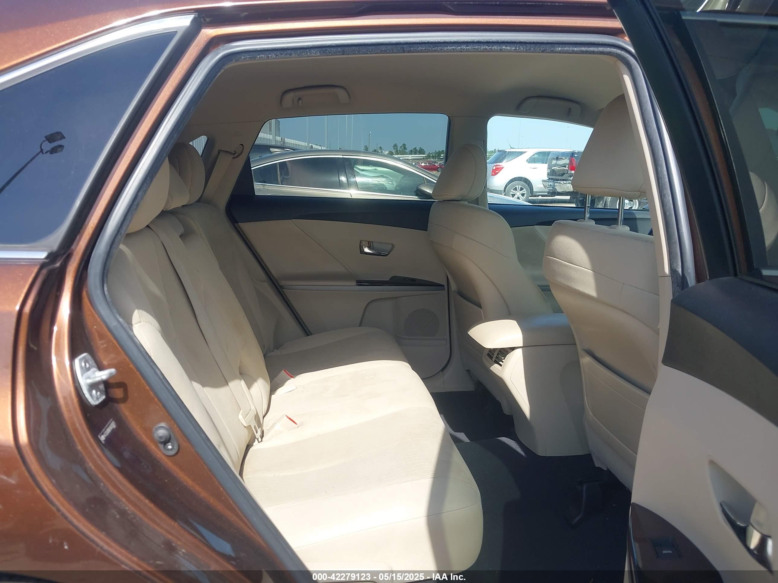 TOYOTA VENZA image 8