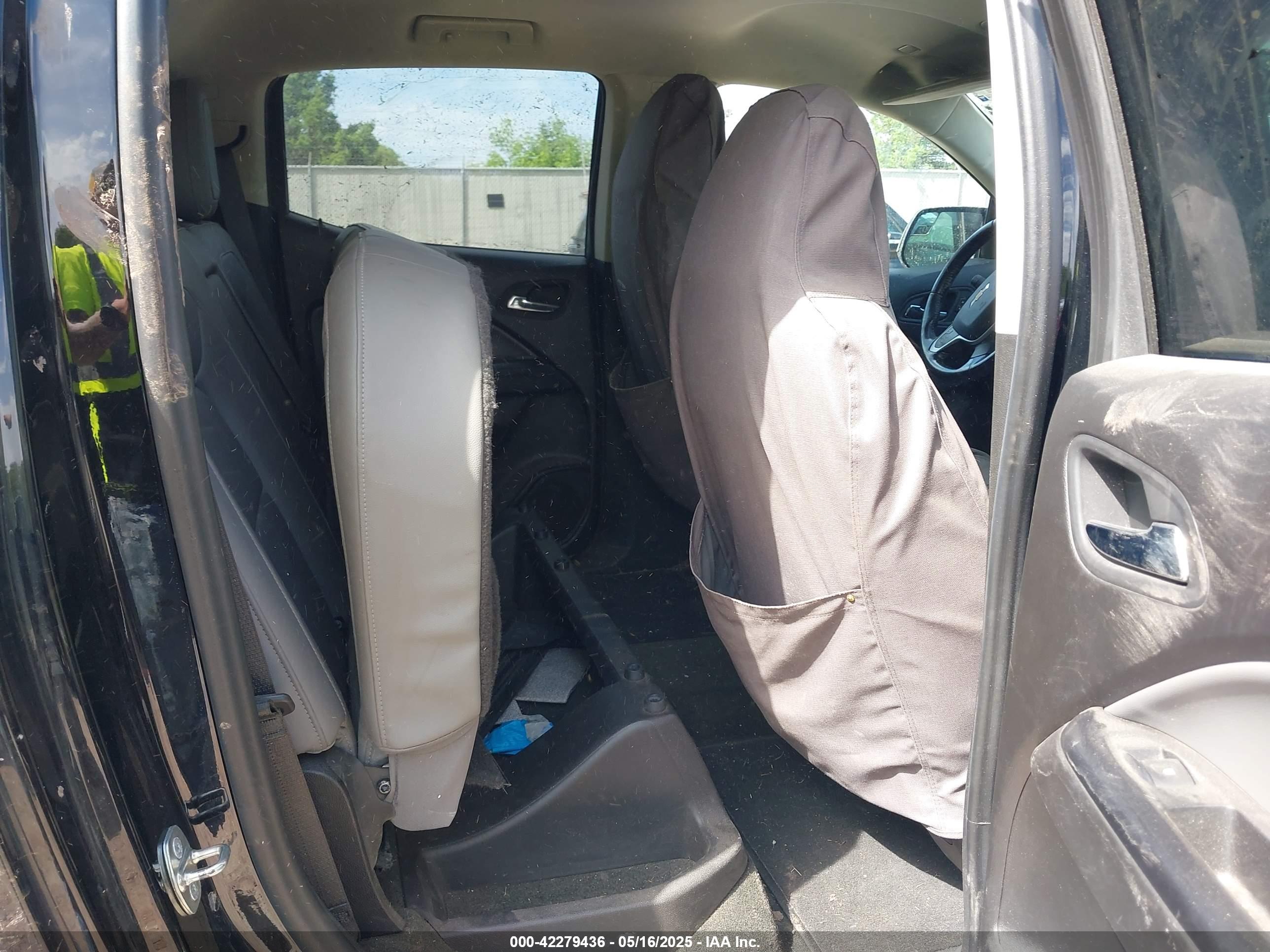 CHEVROLET COLORADO image 8
