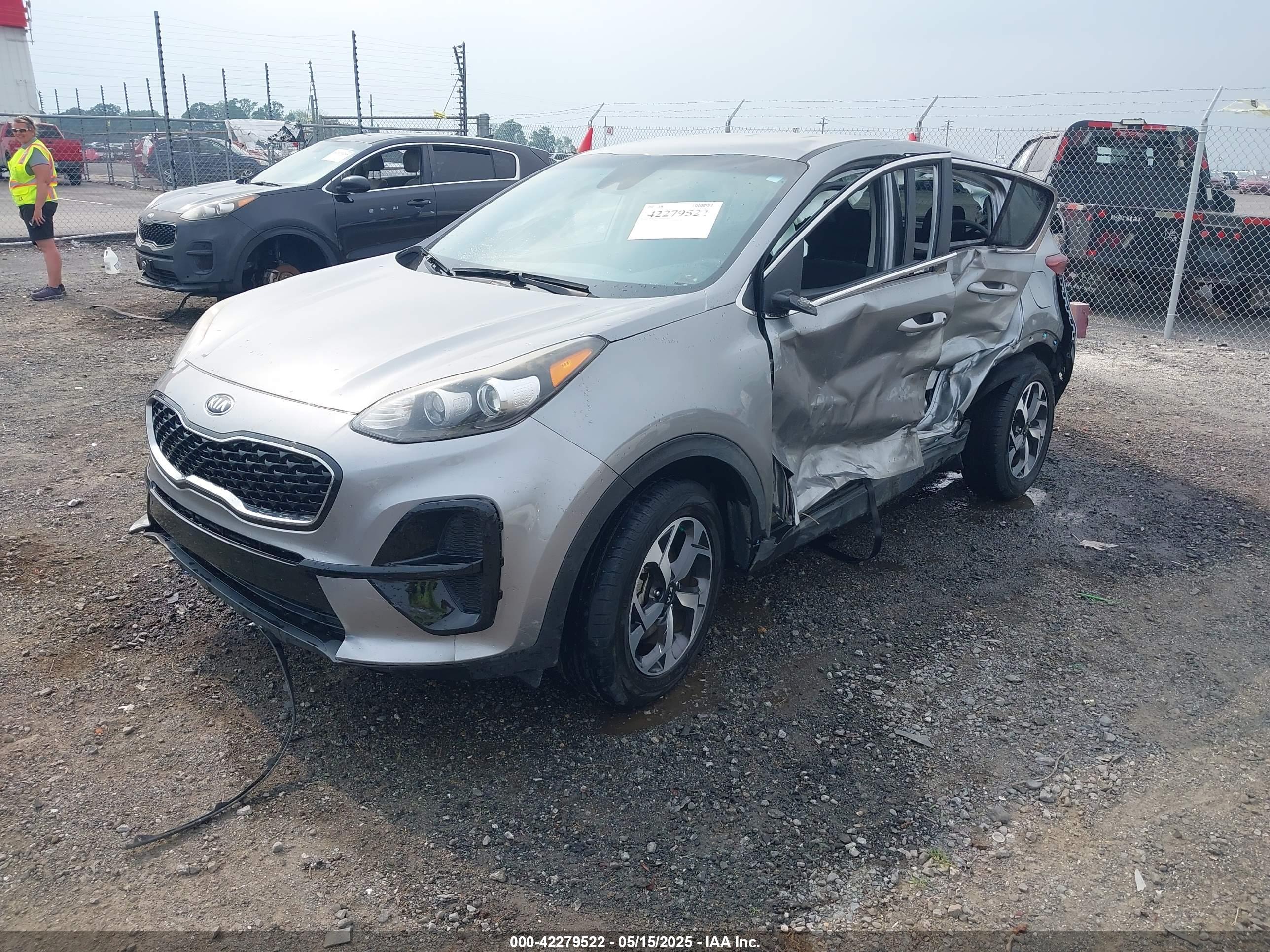 KIA SPORTAGE image 2