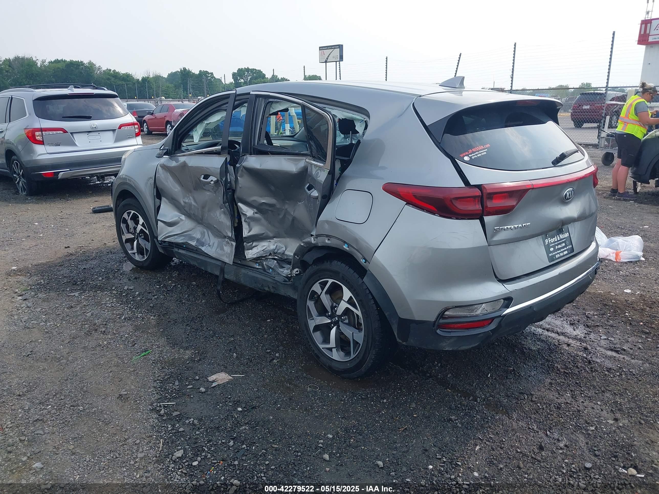 KIA SPORTAGE image 3