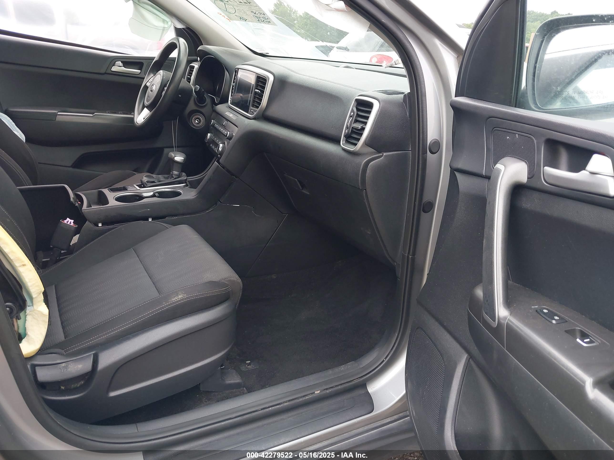 KIA SPORTAGE image 5