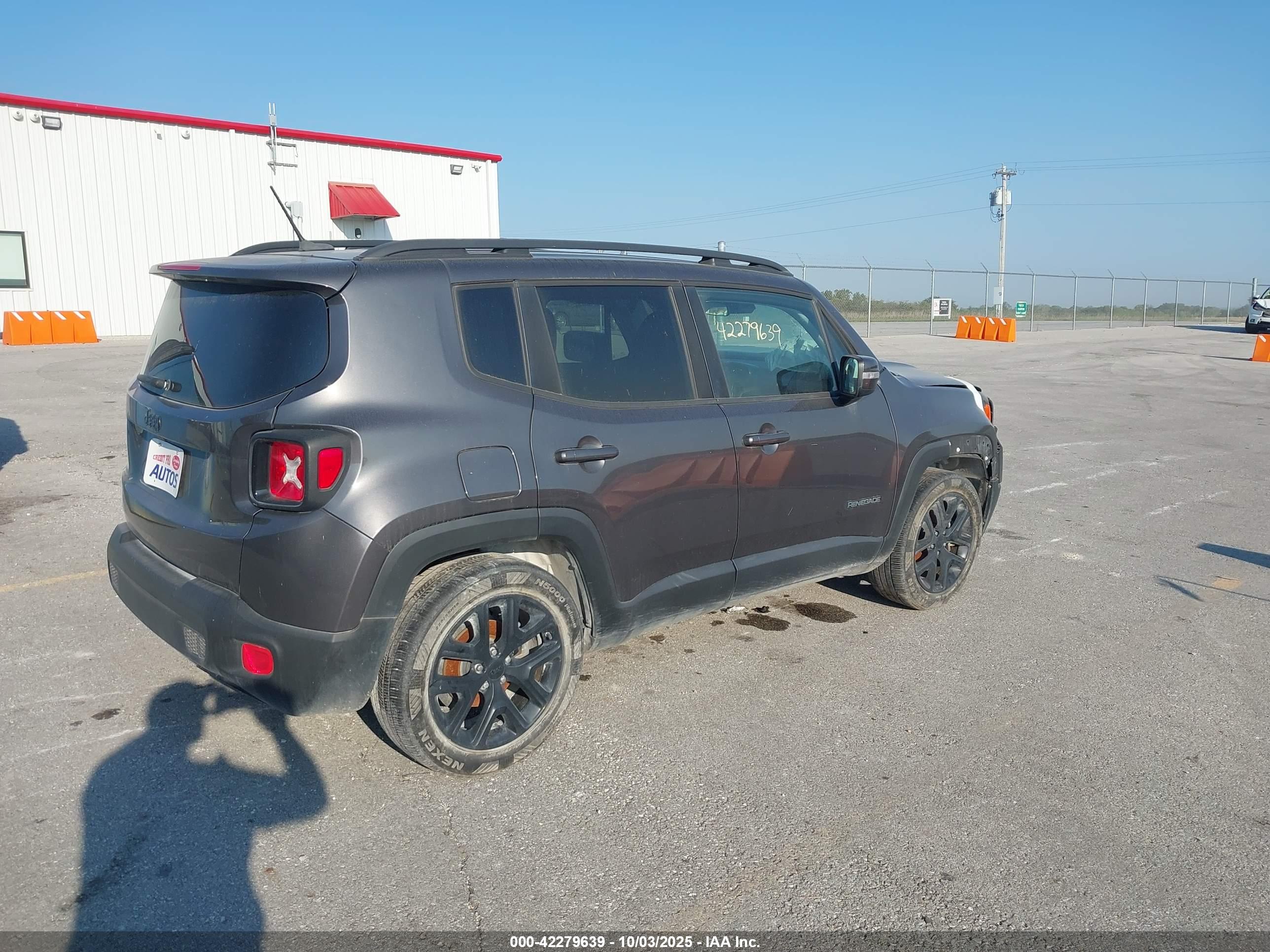 JEEP RENEGADE image 4