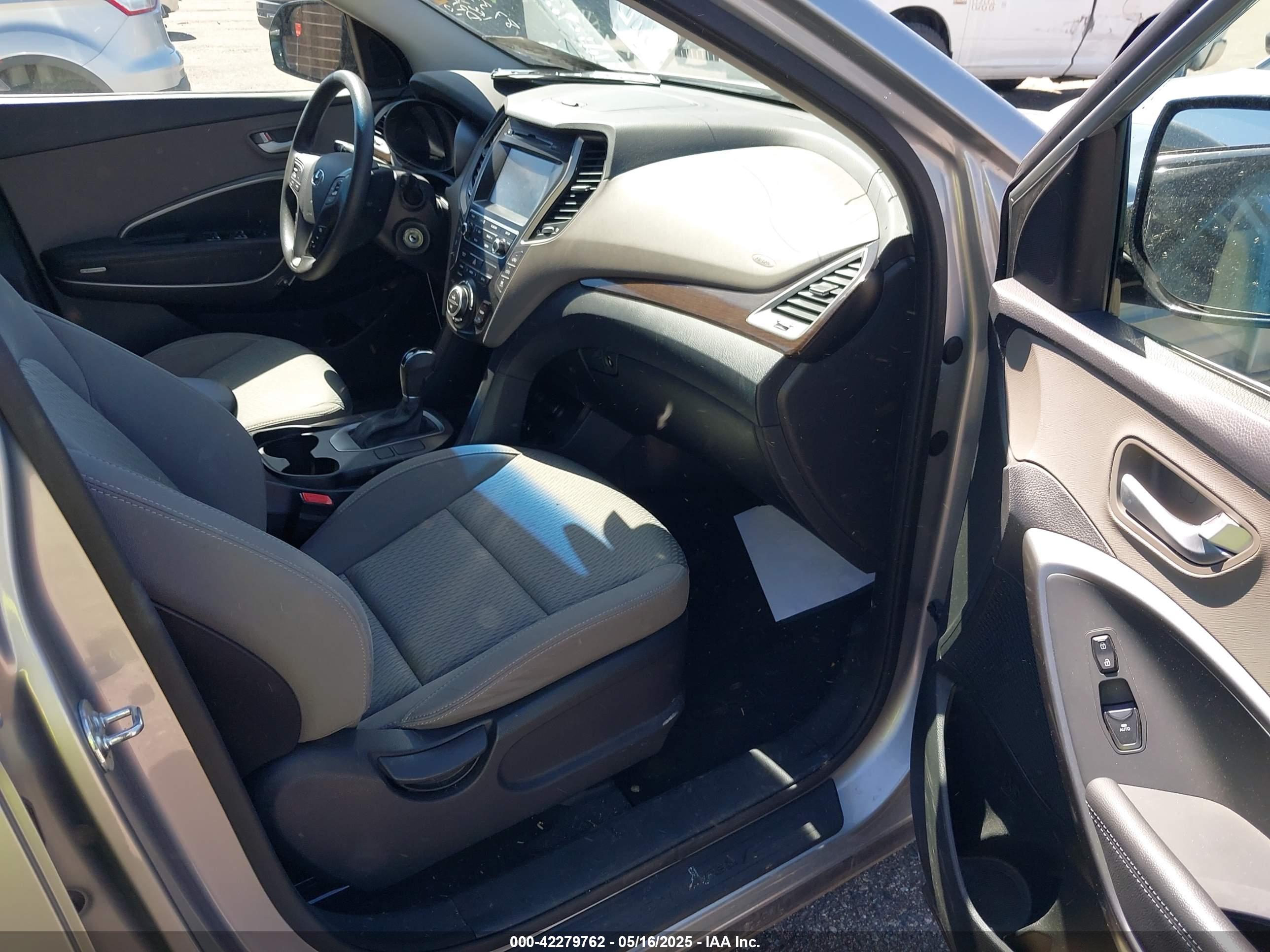 HYUNDAI SANTA image 5