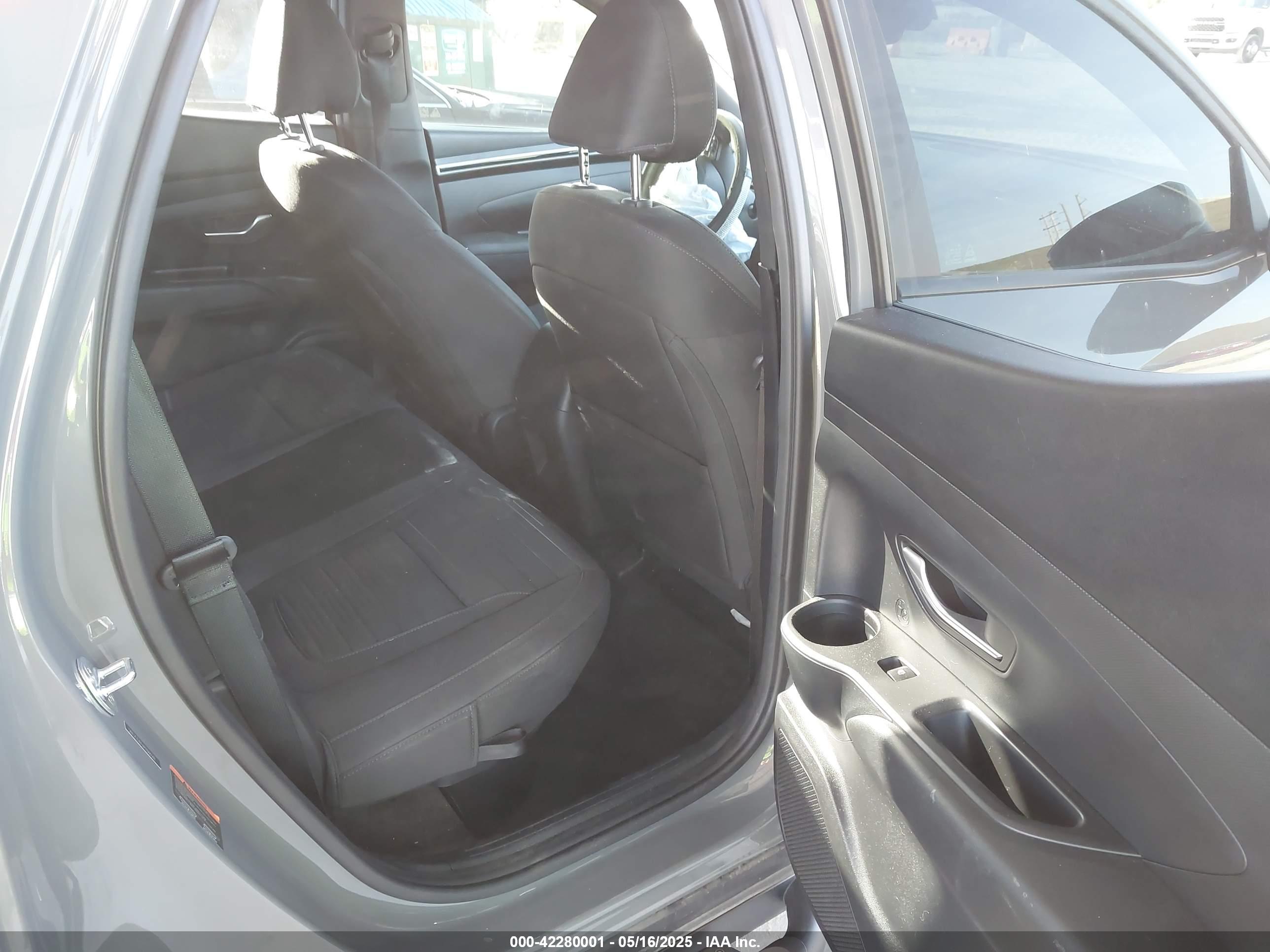 HYUNDAI SANTA image 8