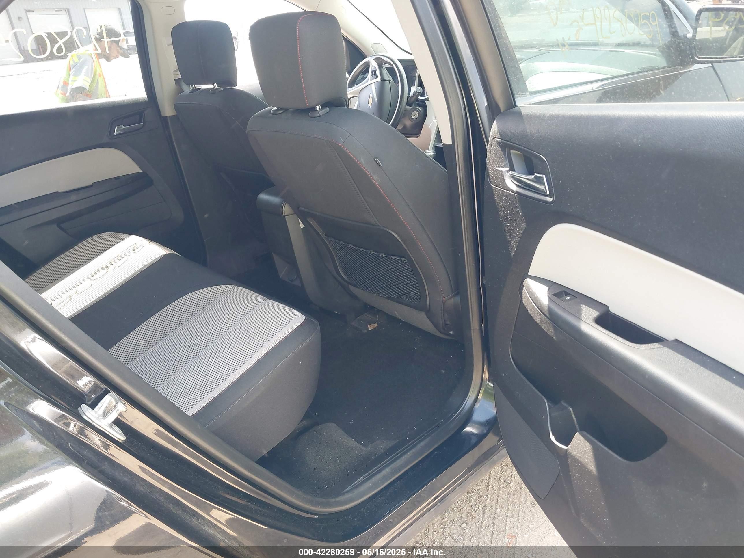 CHEVROLET EQUINOX image 8