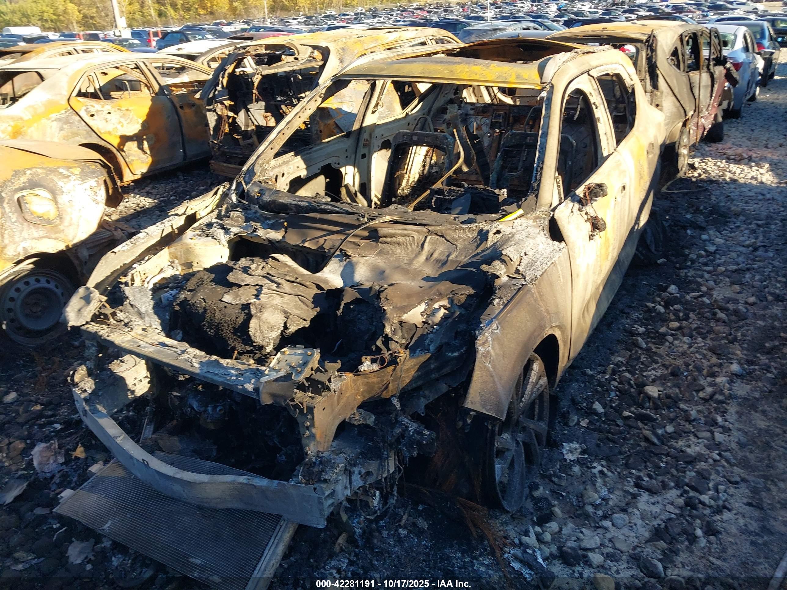 VOLVO XC40 image 2