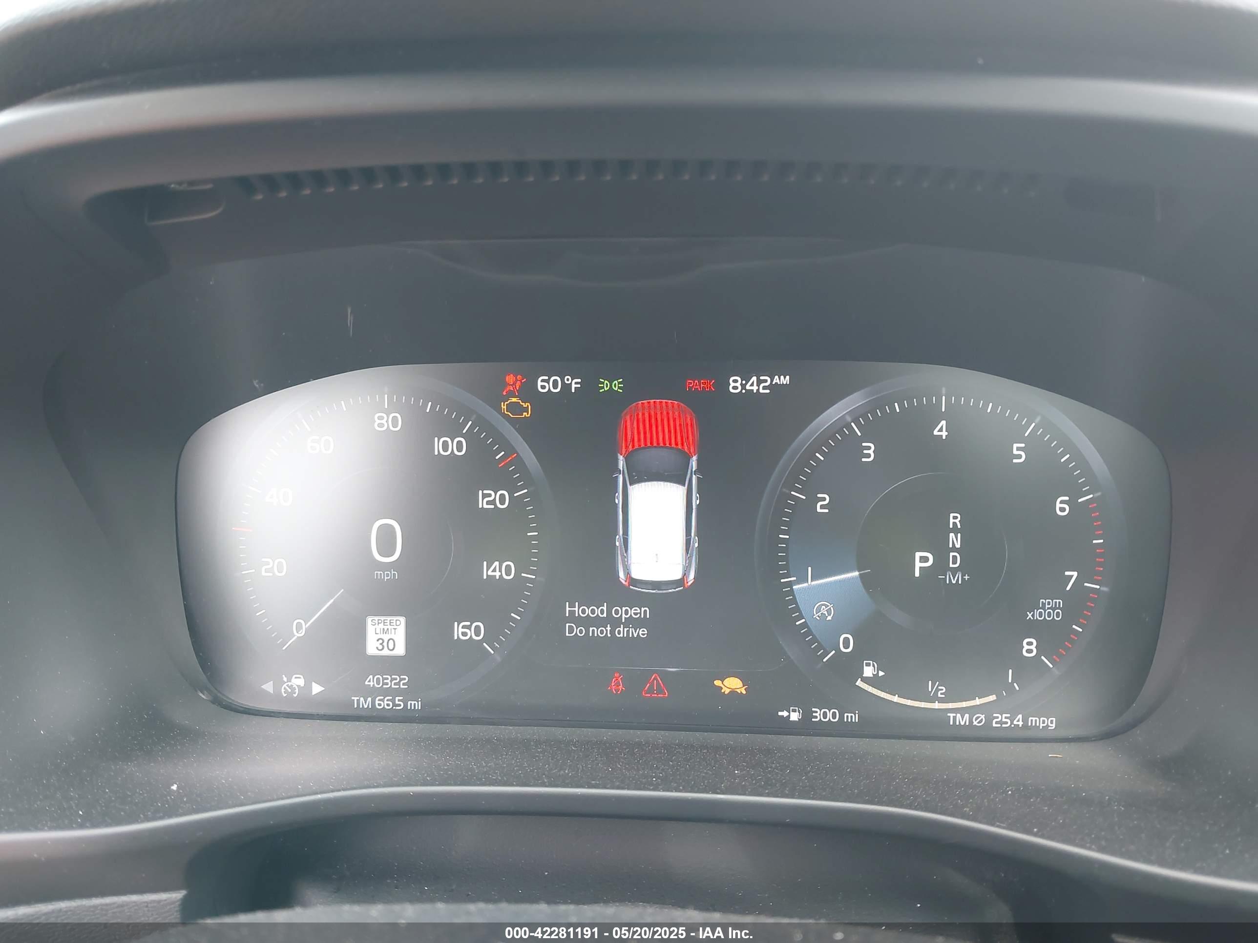 VOLVO XC40 image 7