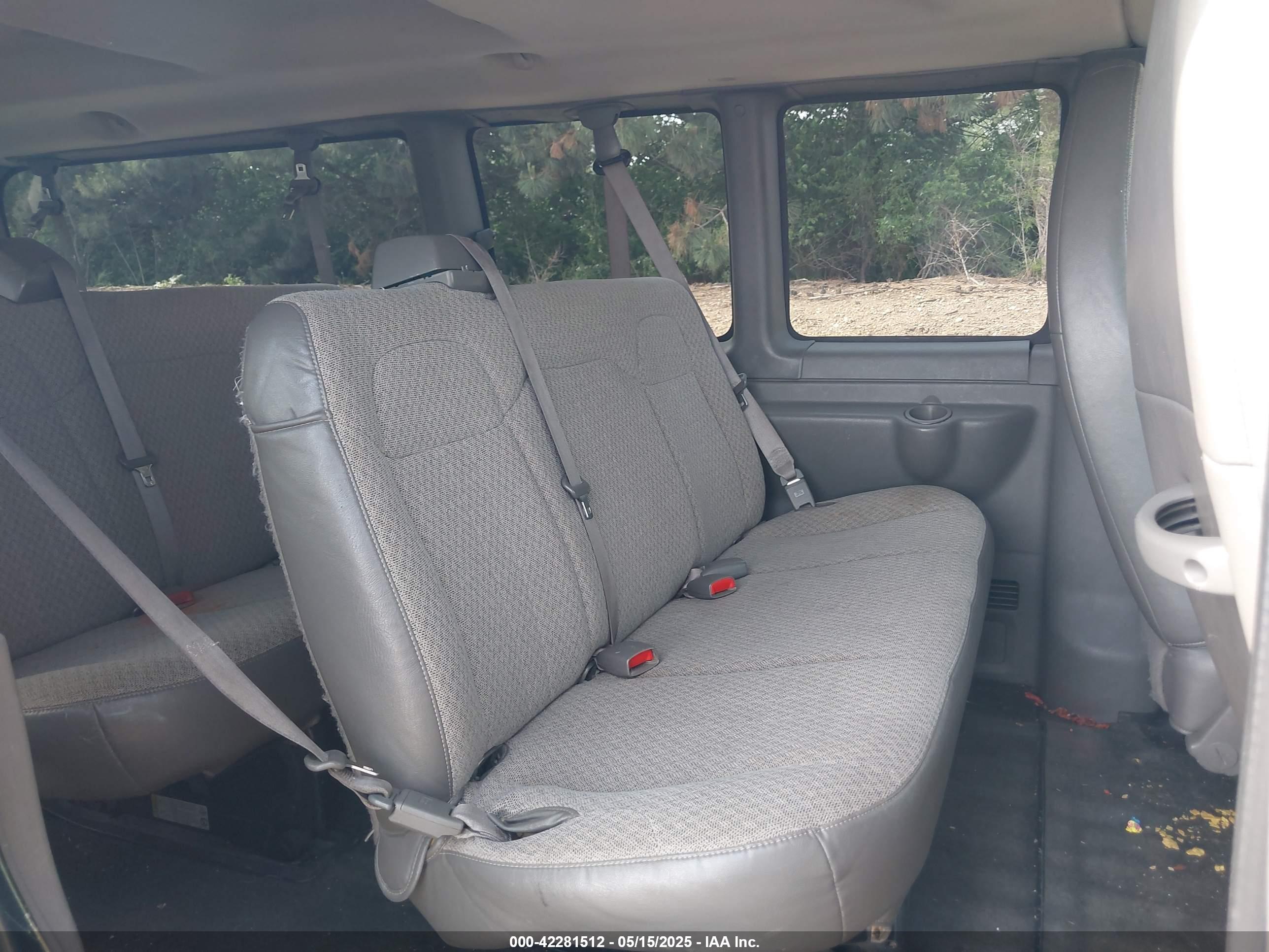 CHEVROLET EXPRESS image 8