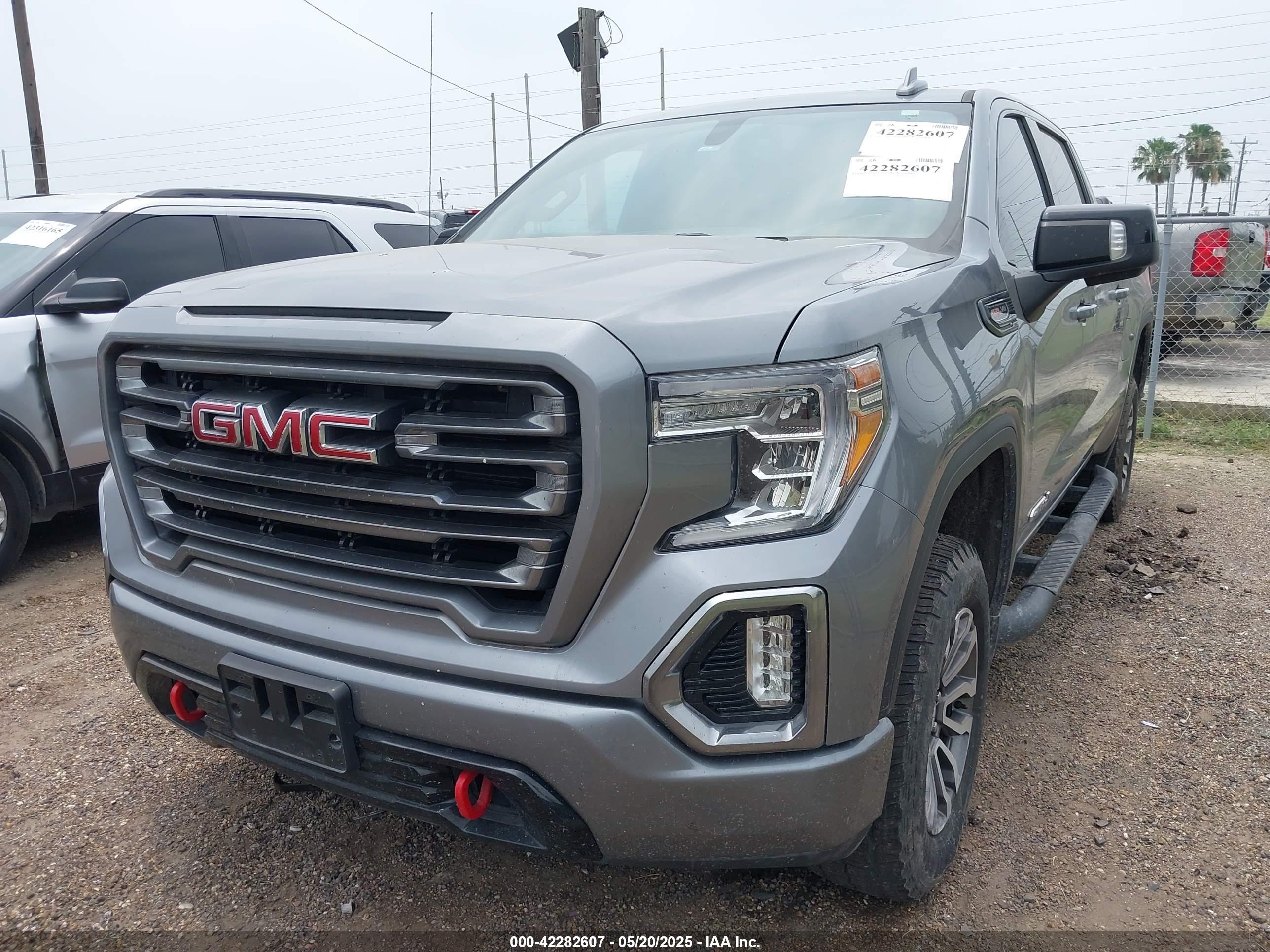 GMC SIERRA image 6