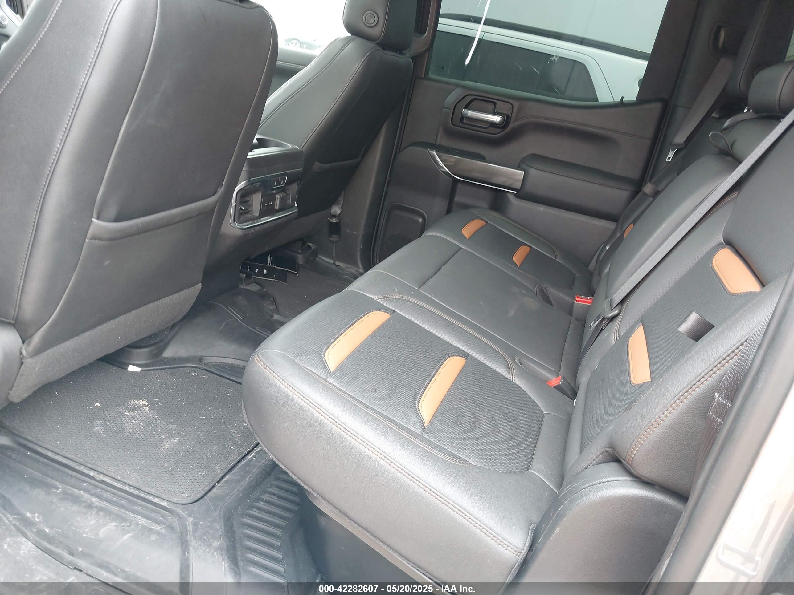 GMC SIERRA image 8