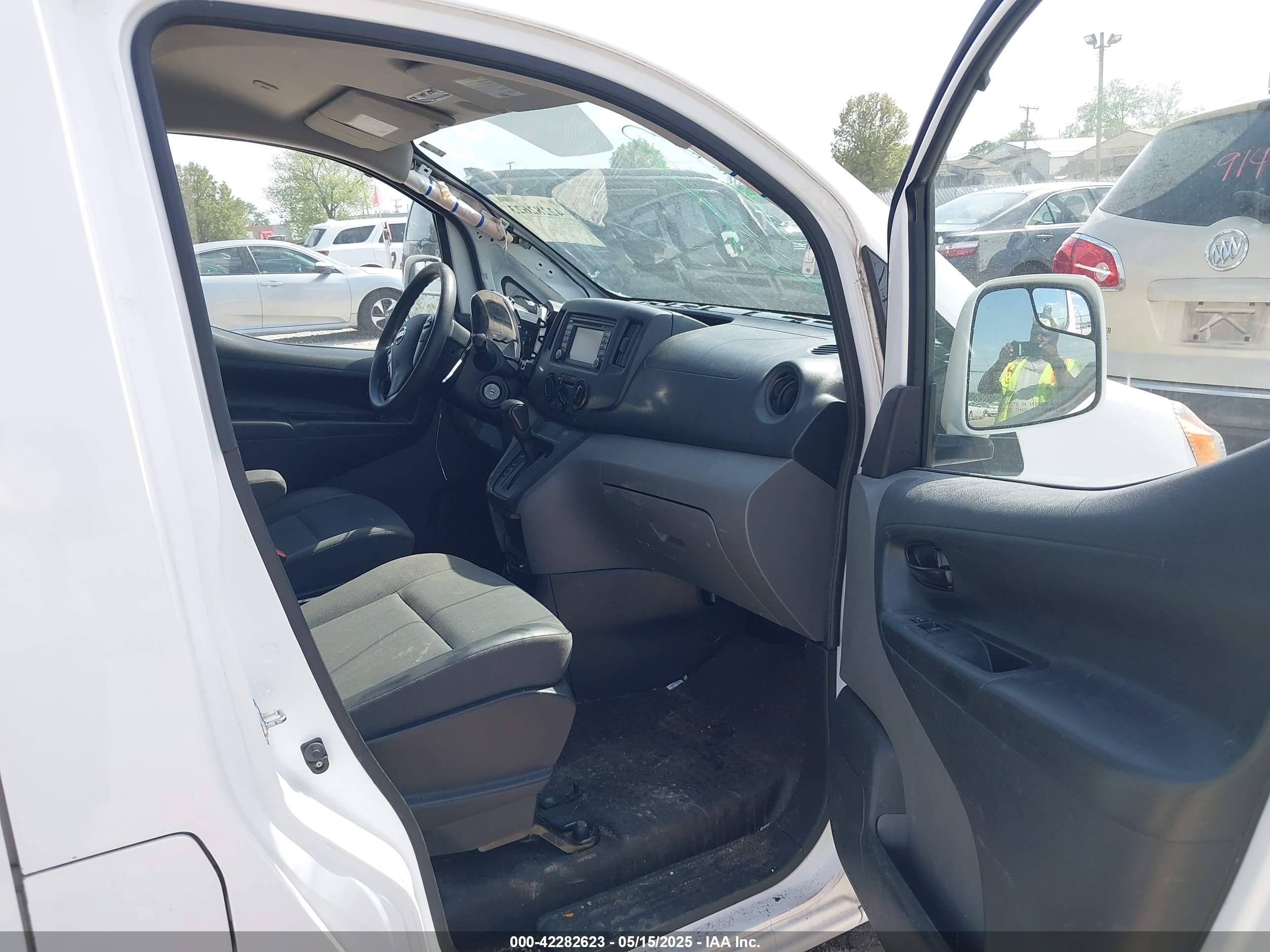 NISSAN NV200 image 5